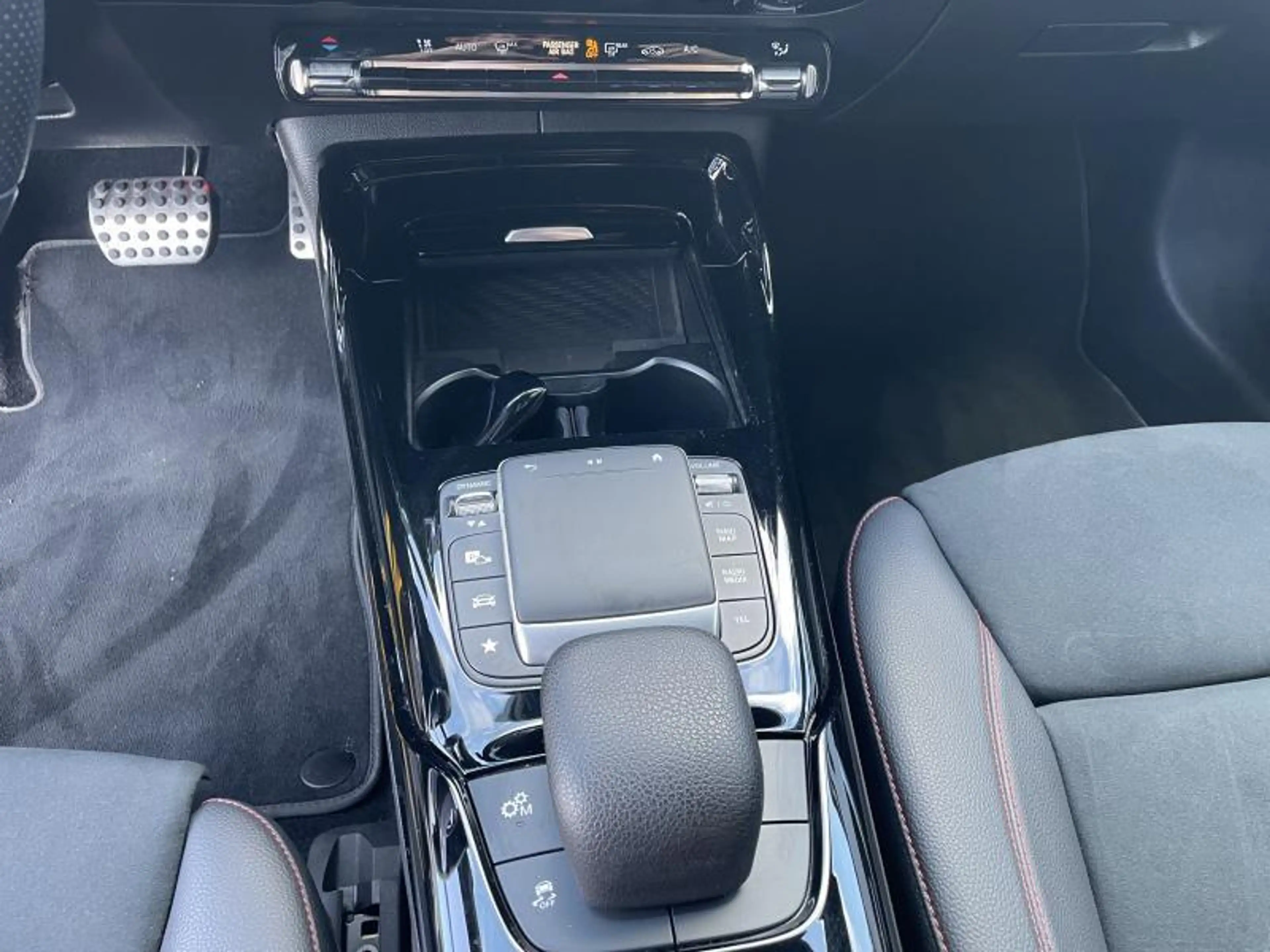 Mercedes-Benz A 35 AMG 4 Matic Pack Aéro — photo 10