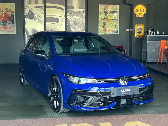 Volkswagen Golf R NOLEGGIO LUNGO O MEDIO TERMINE