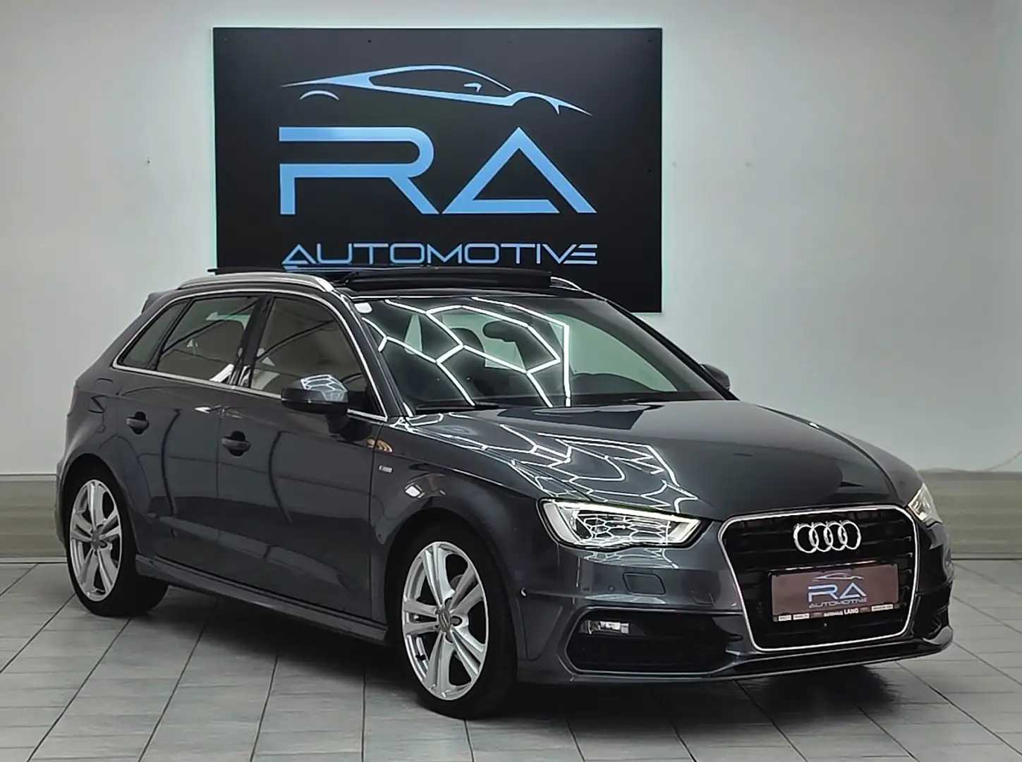 Audi A3 Sportback 2.0 TDI S line Sportpaket *PANO*DSG*R... Grau - 1