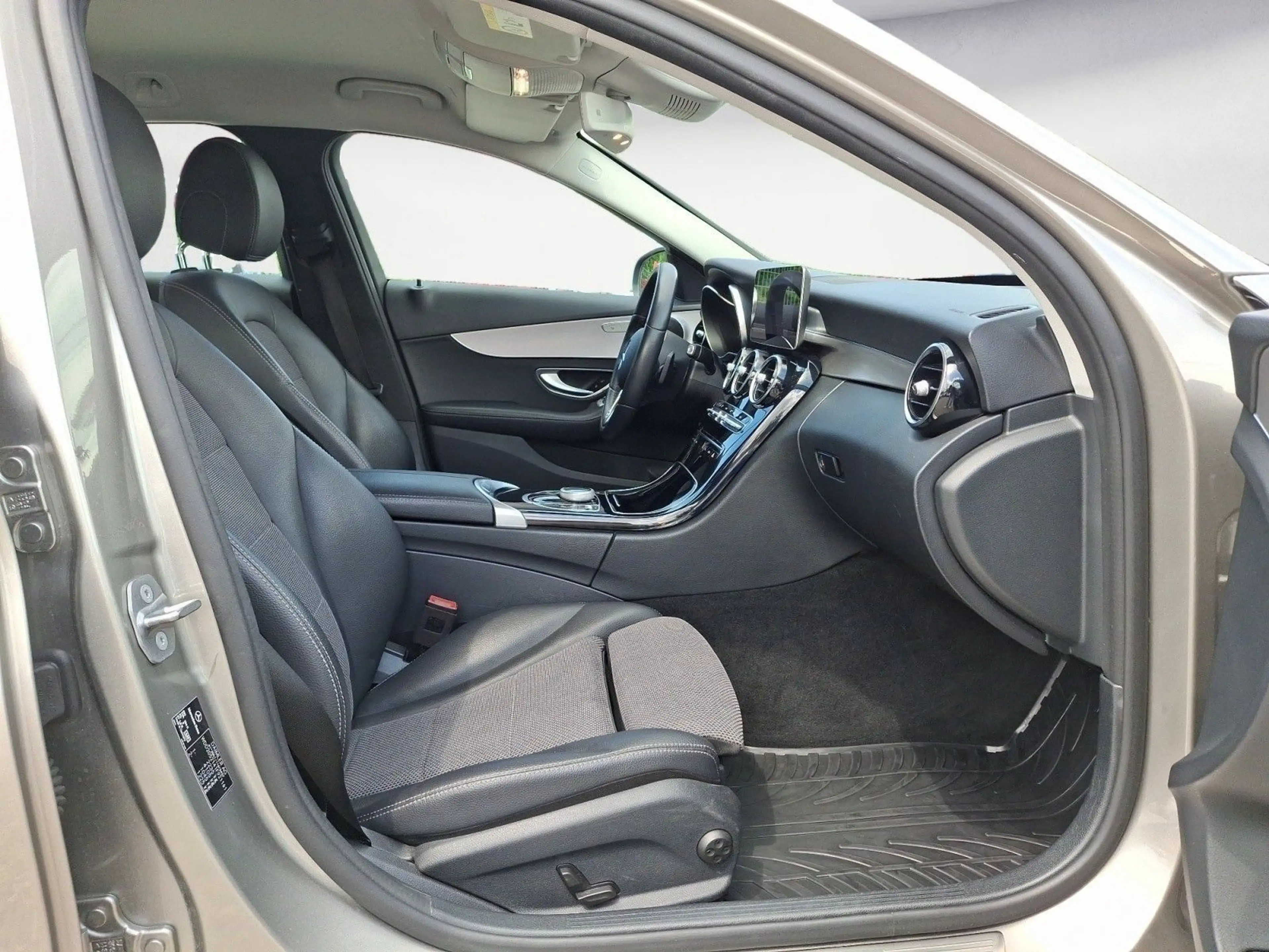 Mercedes-Benz C 220 d T Avantgarde SHZ*PDC*KAMERA*KLIMA — photo 8