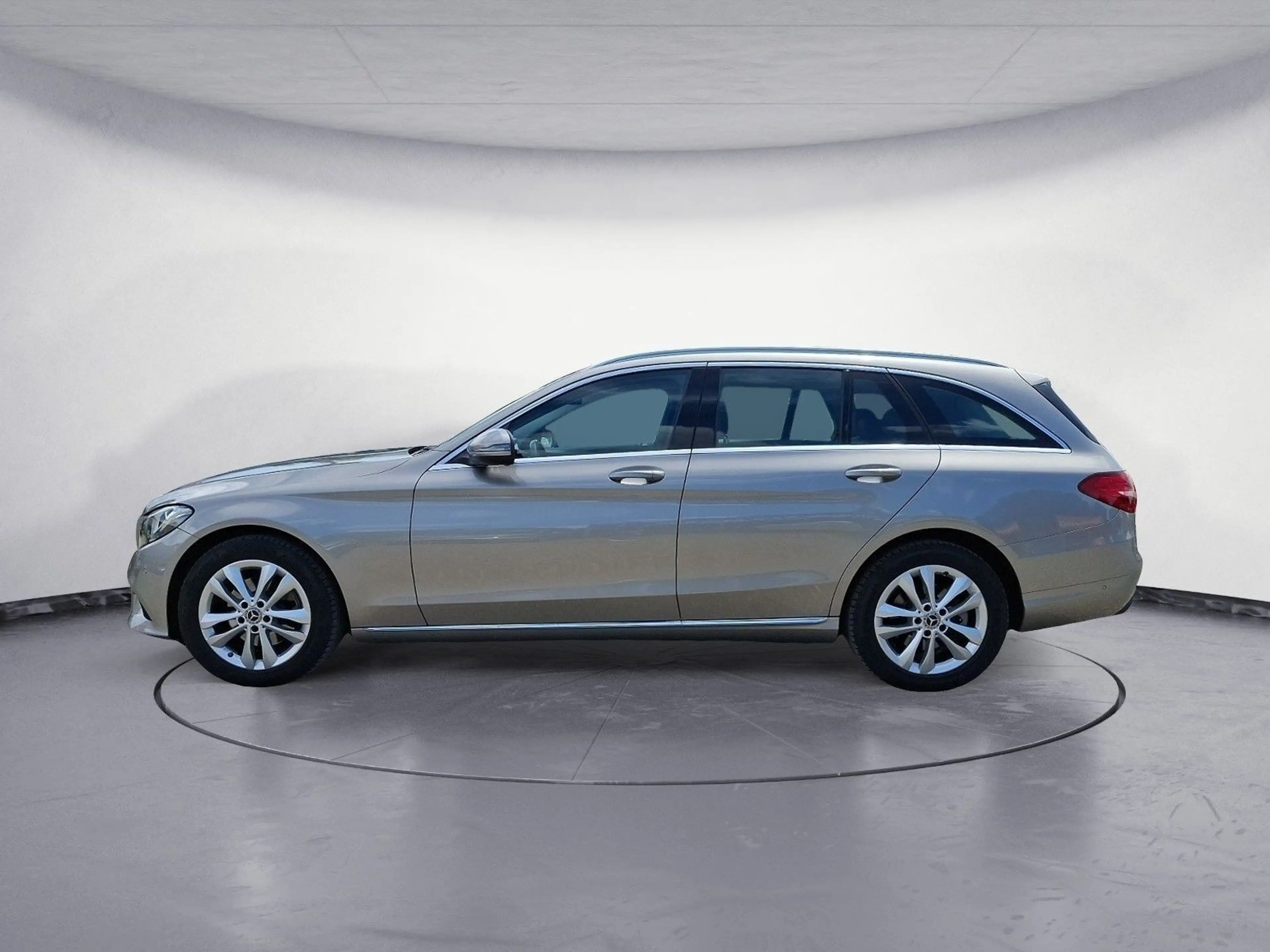 Mercedes-Benz C 220 d T Avantgarde SHZ*PDC*KAMERA*KLIMA — photo 2