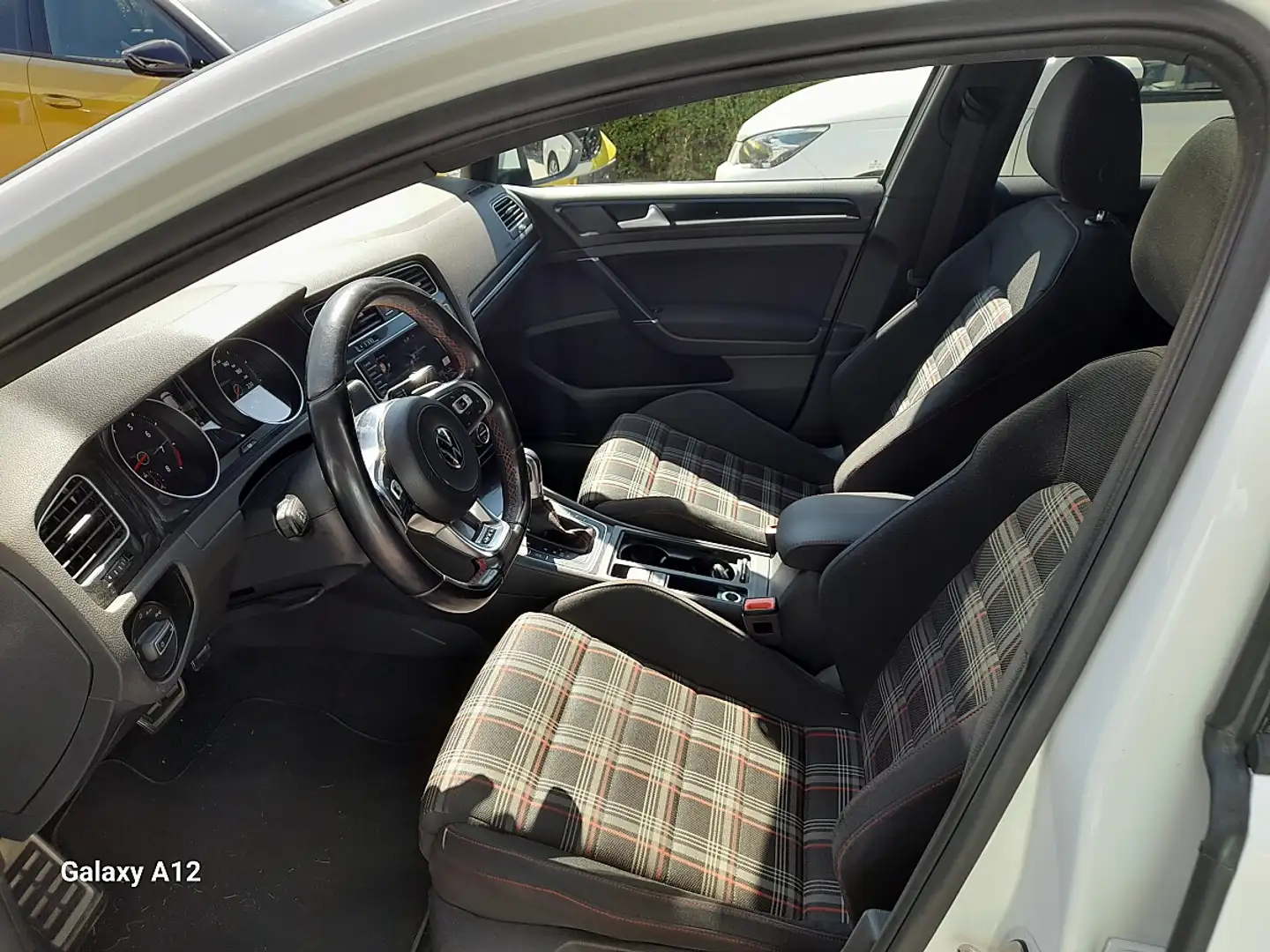Volkswagen Golf GTI 2,0 TSI DSG Performance Weiß - 2