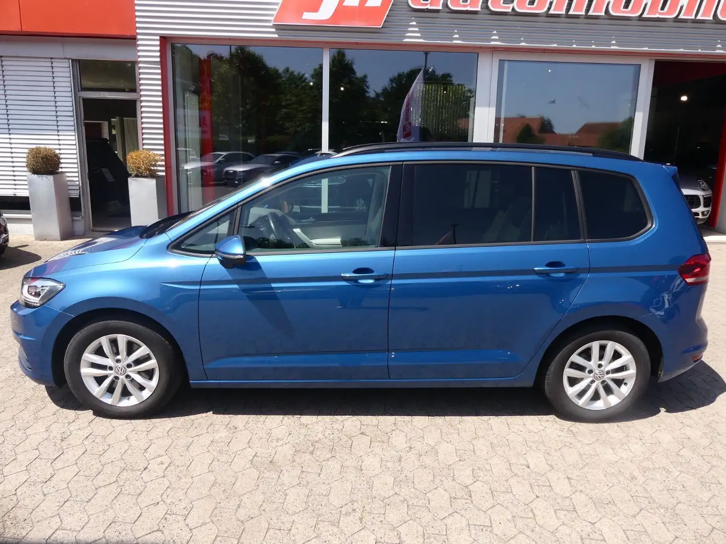 Volkswagen Touran Comfortline SHZ*7 Sitze*AHK*LED 1.Hand Blue - 2