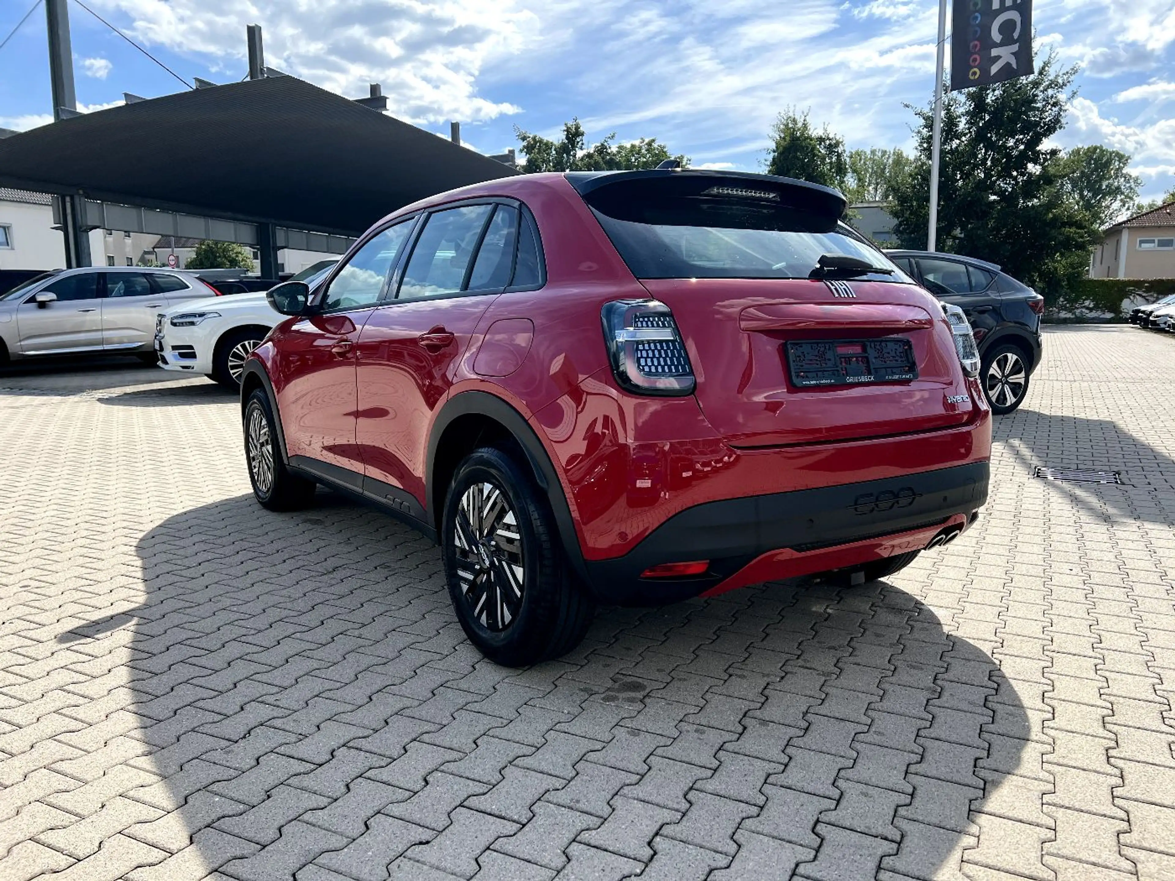 Fiat 600 1.2 Hybrid *LED Navi AHK Sitzh. ACC DAB PDC* — photo 2
