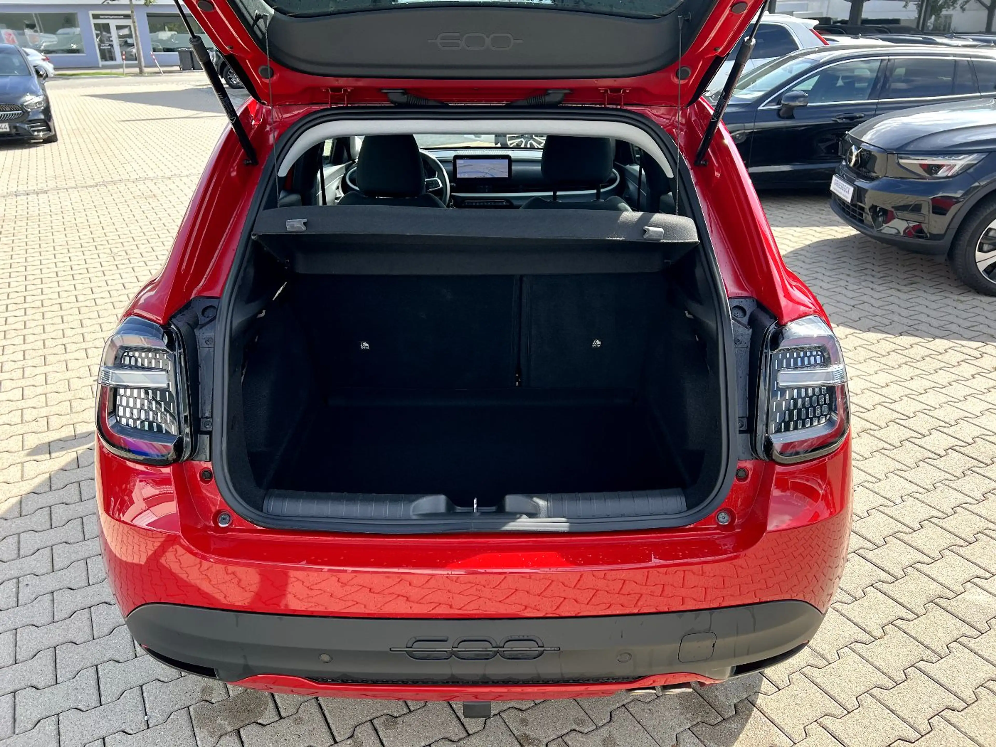 Fiat 600 1.2 Hybrid *LED Navi AHK Sitzh. ACC DAB PDC* — photo 7