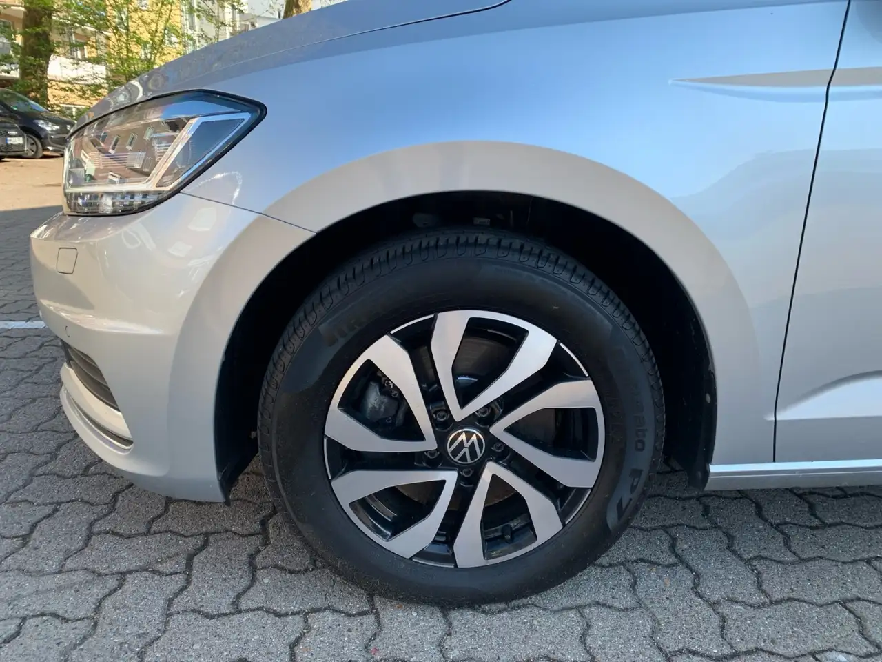 Volkswagen Touran Comfortline 2.0 TDI 3,99% STANDHEIZ NAV APP LED A 10