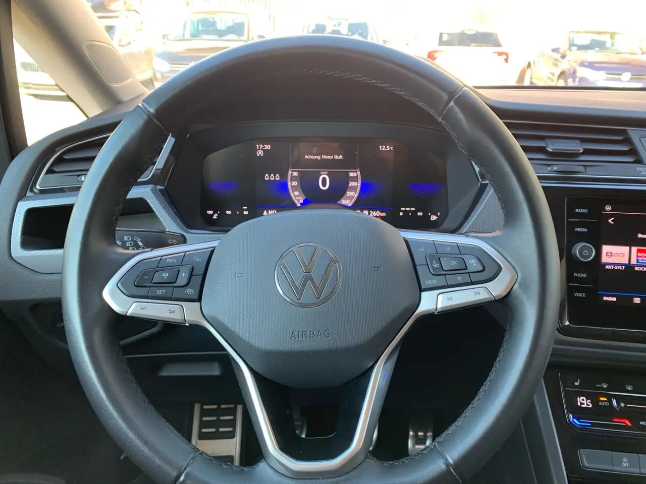 Volkswagen Touran Comfortline 2.0 TDI 3,99% STANDHEIZ NAV APP LED A 15