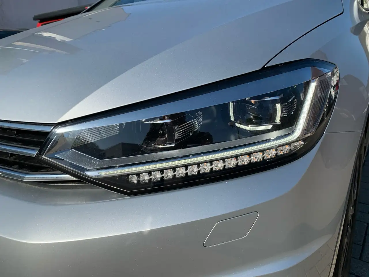 Volkswagen Touran Comfortline 2.0 TDI 3,99% STANDHEIZ NAV APP LED A 6