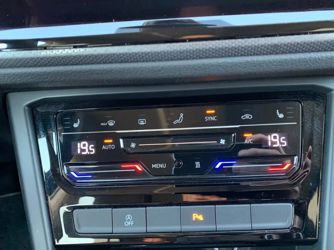 Volkswagen Touran Comfortline 2.0 TDI 3,99% STANDHEIZ NAV APP LED A 18