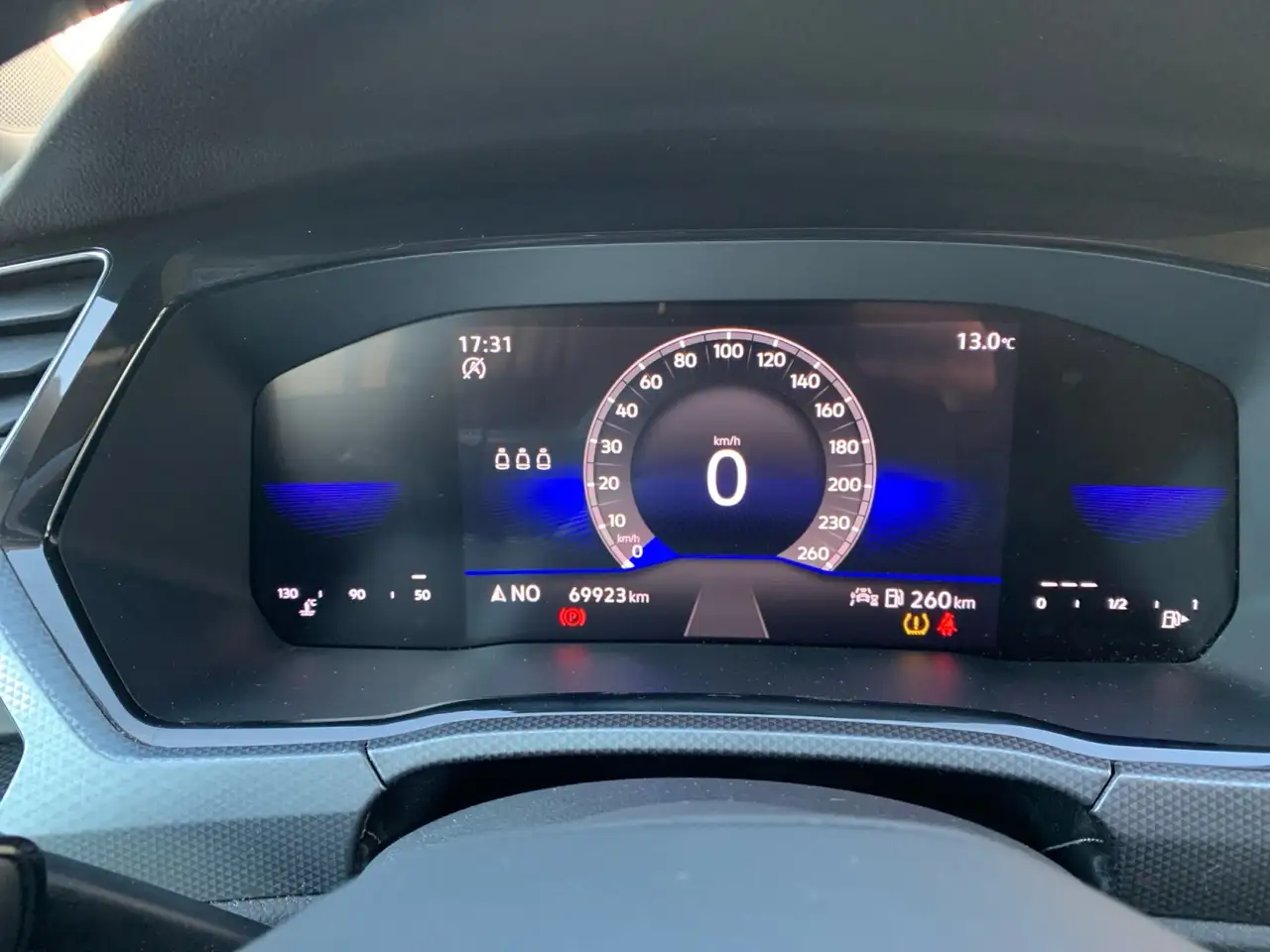 Volkswagen Touran Comfortline 2.0 TDI 3,99% STANDHEIZ NAV APP LED A 16