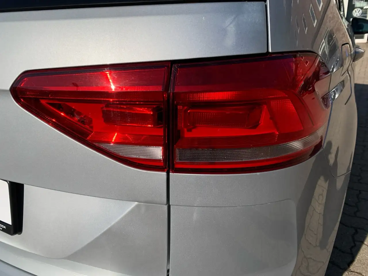 Volkswagen Touran Comfortline 2.0 TDI 3,99% STANDHEIZ NAV APP LED A 22