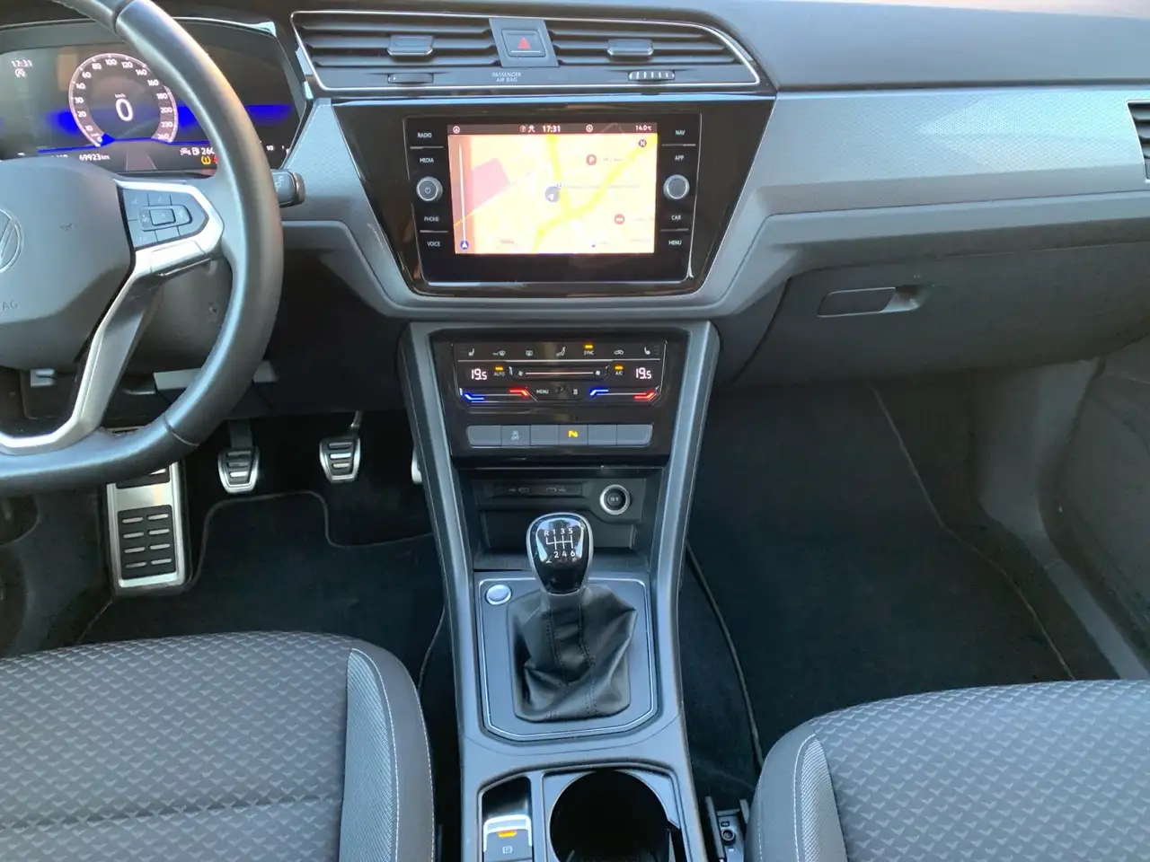 Volkswagen Touran Comfortline 2.0 TDI 3,99% STANDHEIZ NAV APP LED A 19