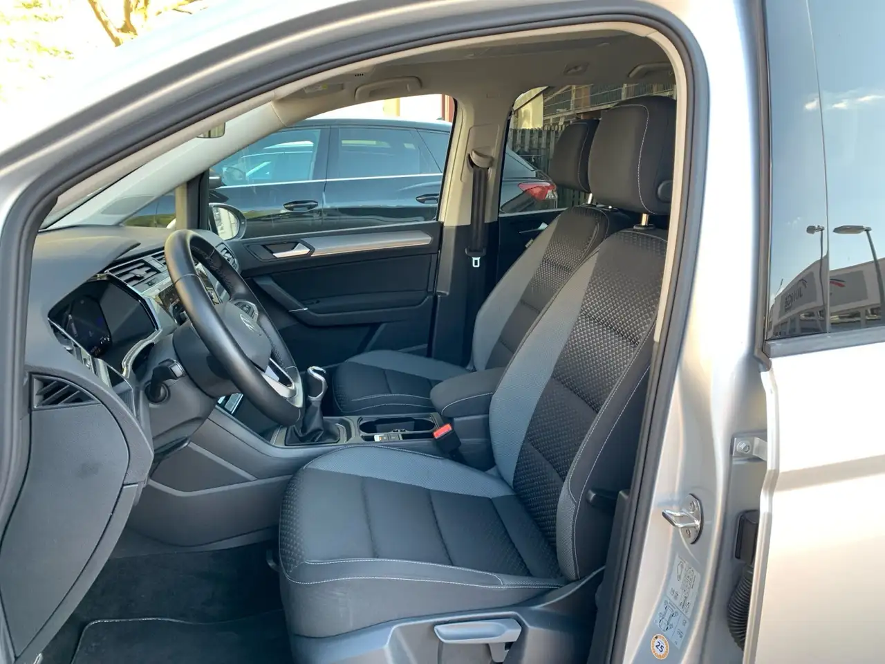 Volkswagen Touran Comfortline 2.0 TDI 3,99% STANDHEIZ NAV APP LED A 14