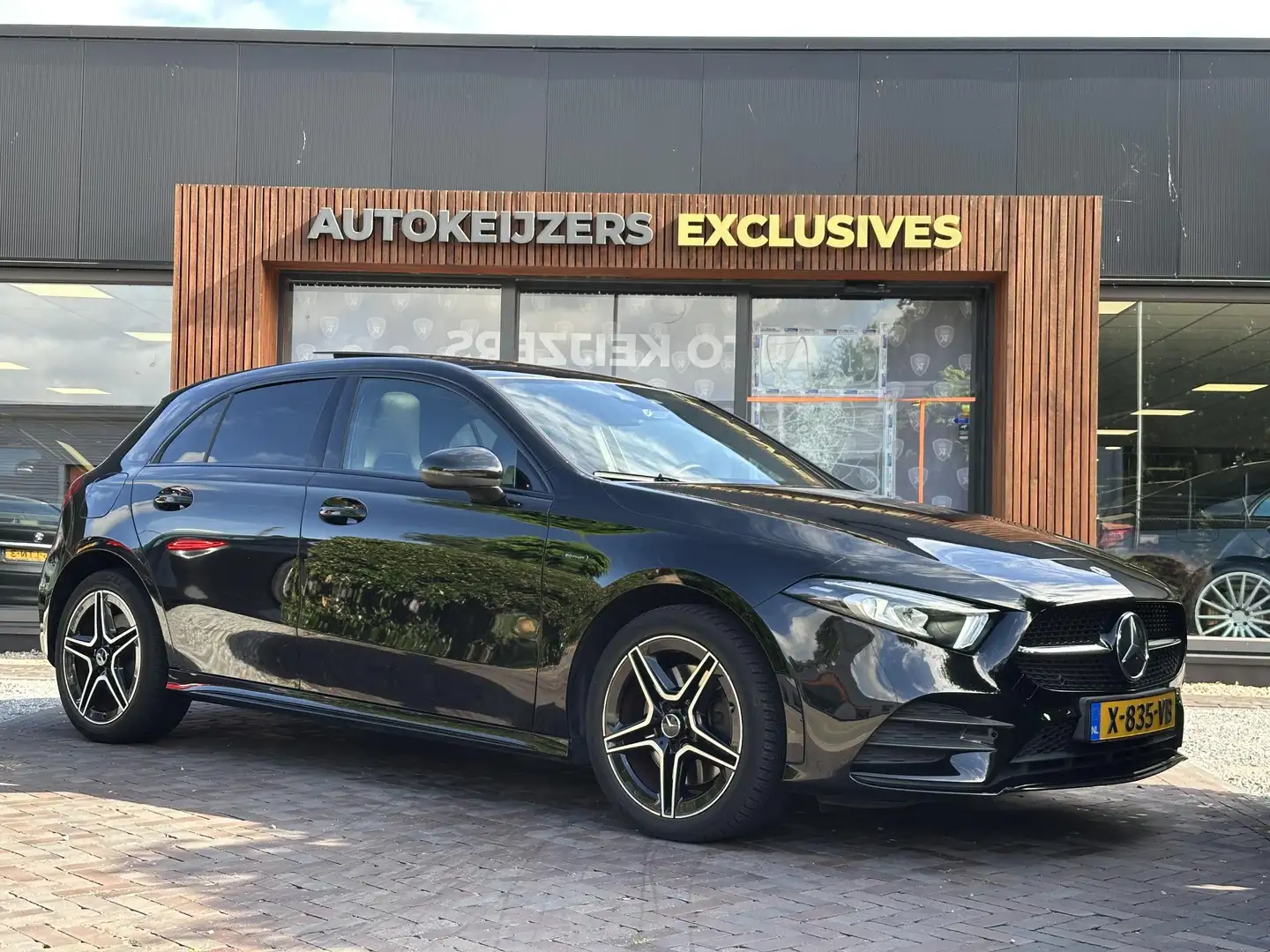 Mercedes-Benz A 250 e Business Solution AMG Limited Panoramadak Ambien Noir - 1
