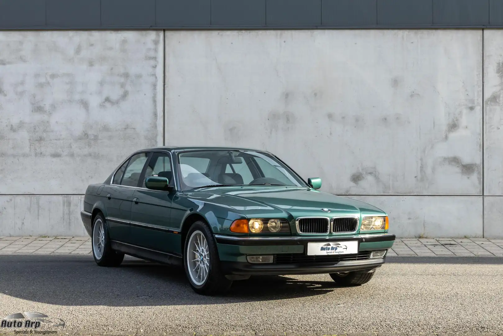 BMW 740 7-serie 740i Vert - 1
