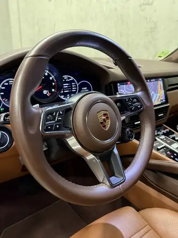 Porsche Cayenne view 14