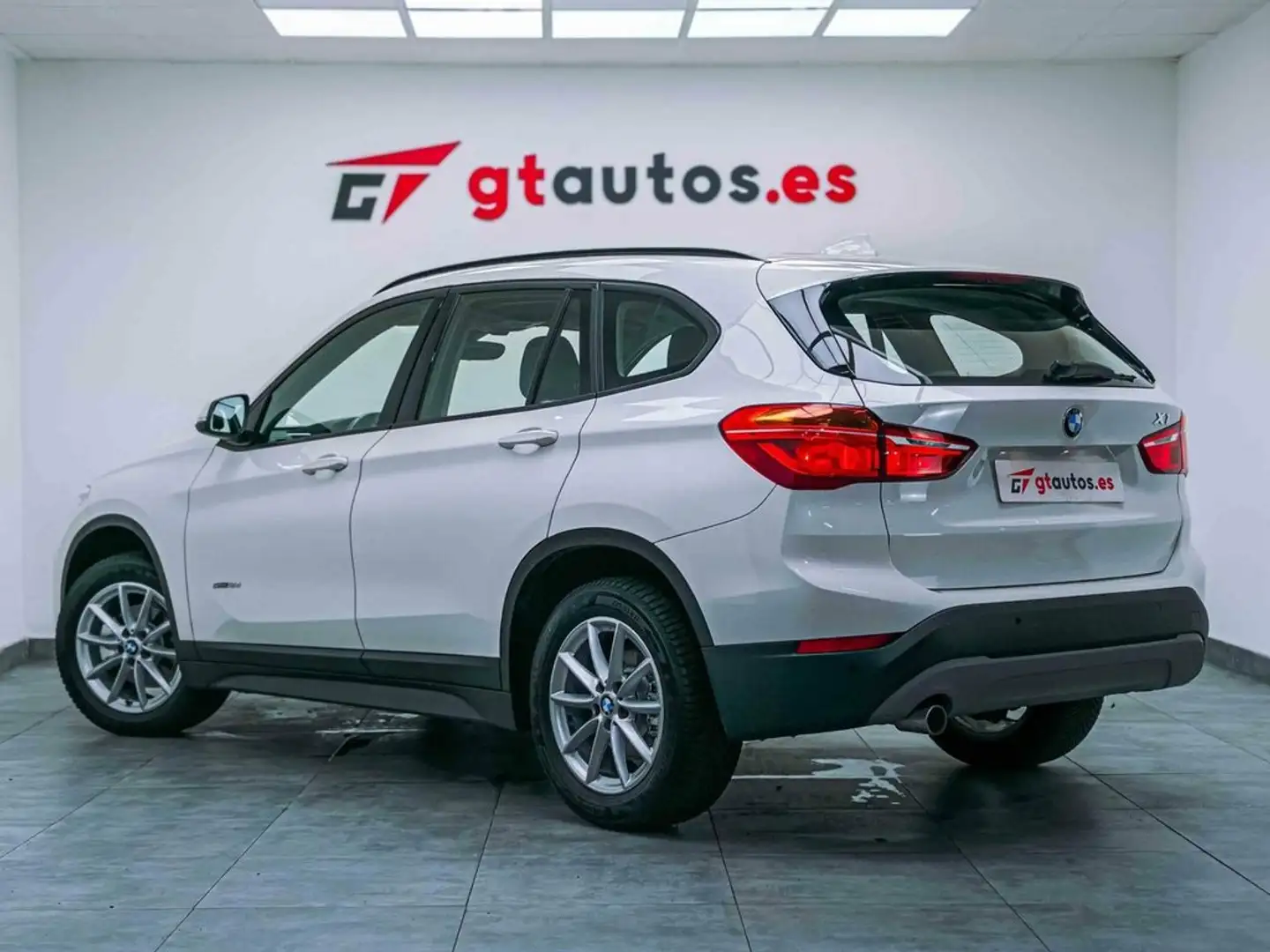 BMW X1 16d sDrive Lounge 116CV Blanc - 1