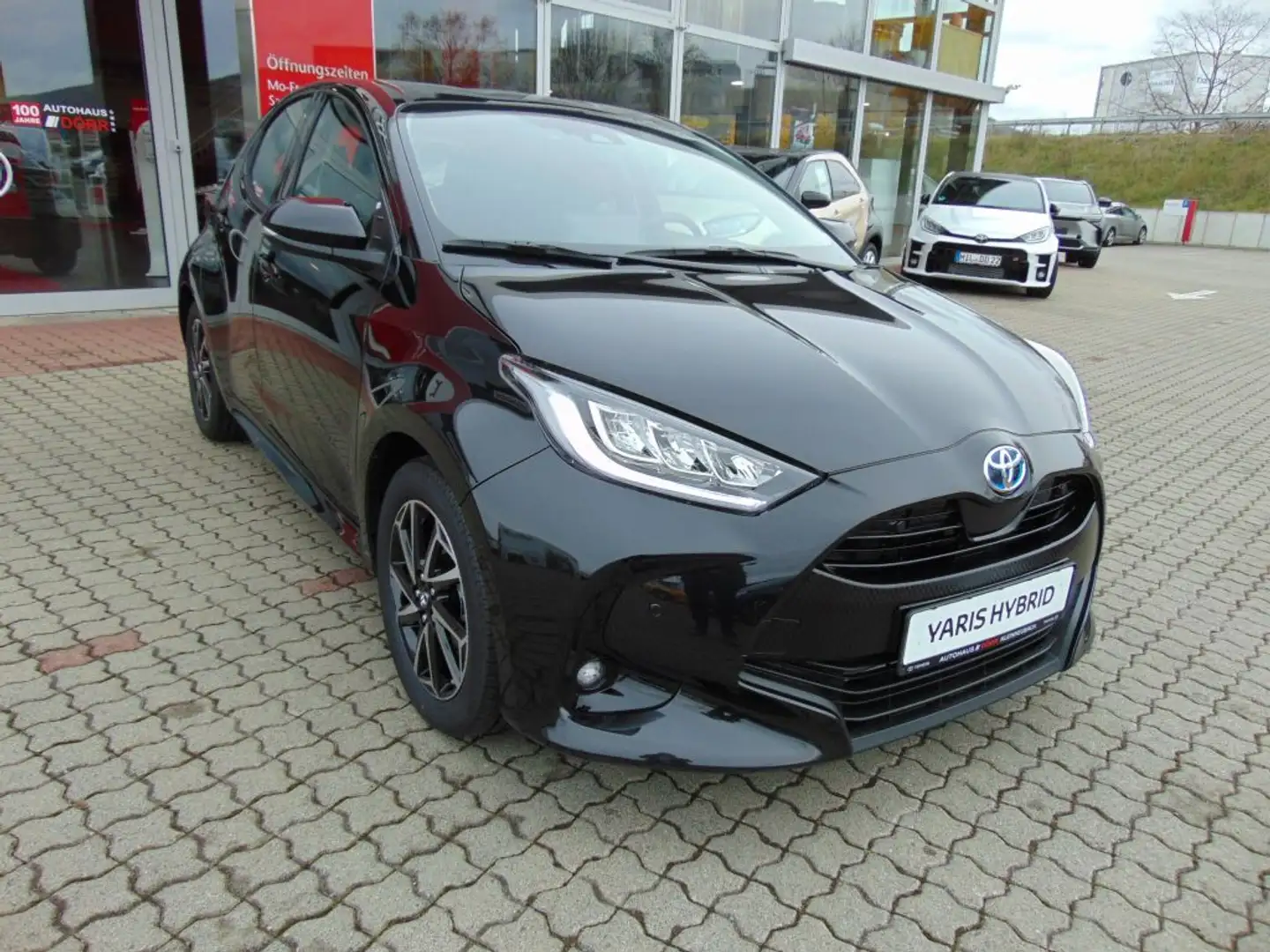 Toyota Yaris Hybrid 1.5 VVT-i Team Deutschland+Comfort Paket Schwarz - 2