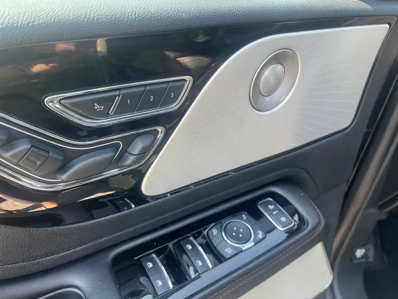 Lincoln Aviator photo Lincoln Aviator