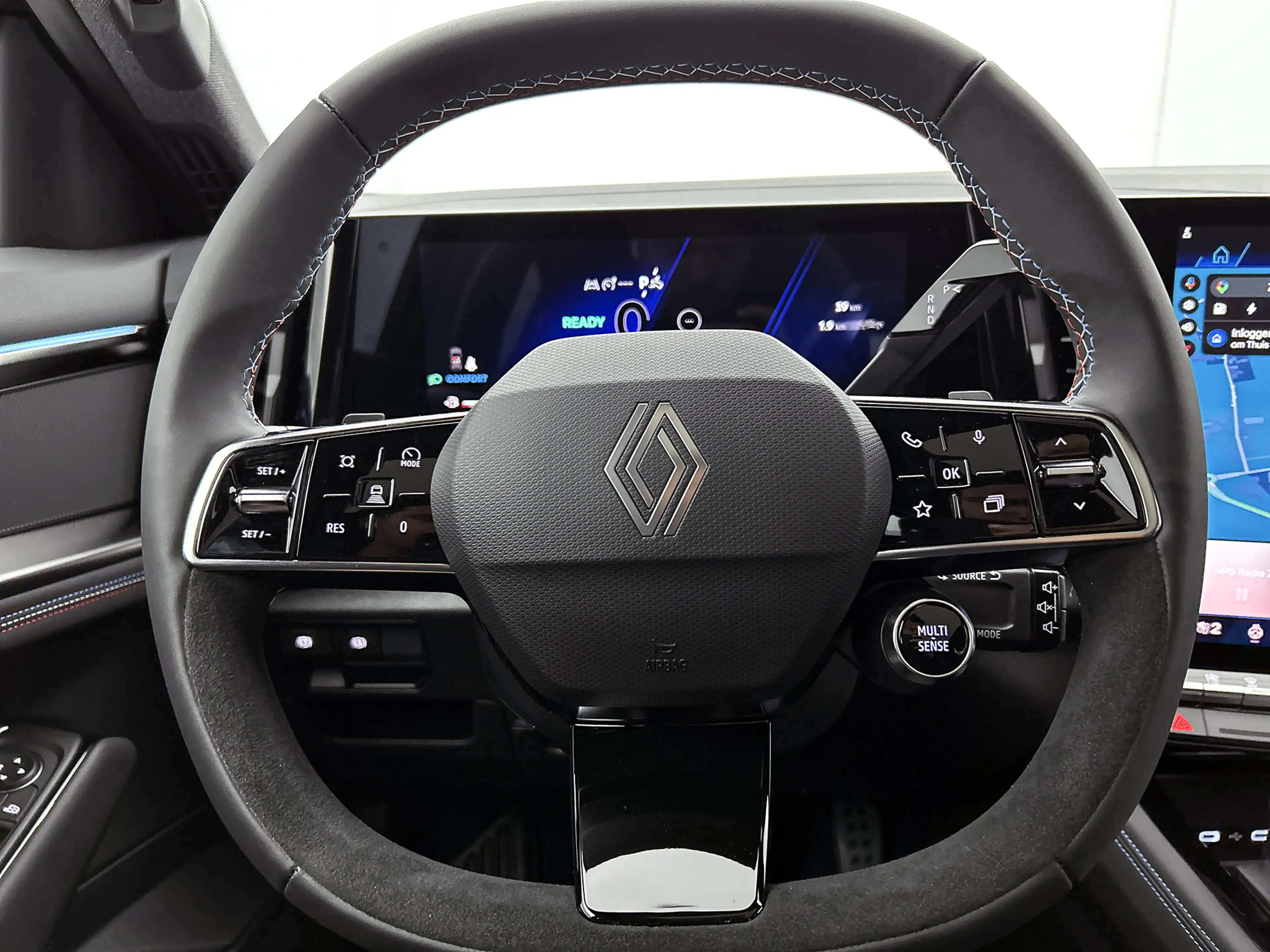Renault Rafale 1.2 E-Tech 4x4 plug-in hybrid 300 esprit Alpine Ma — photo 31