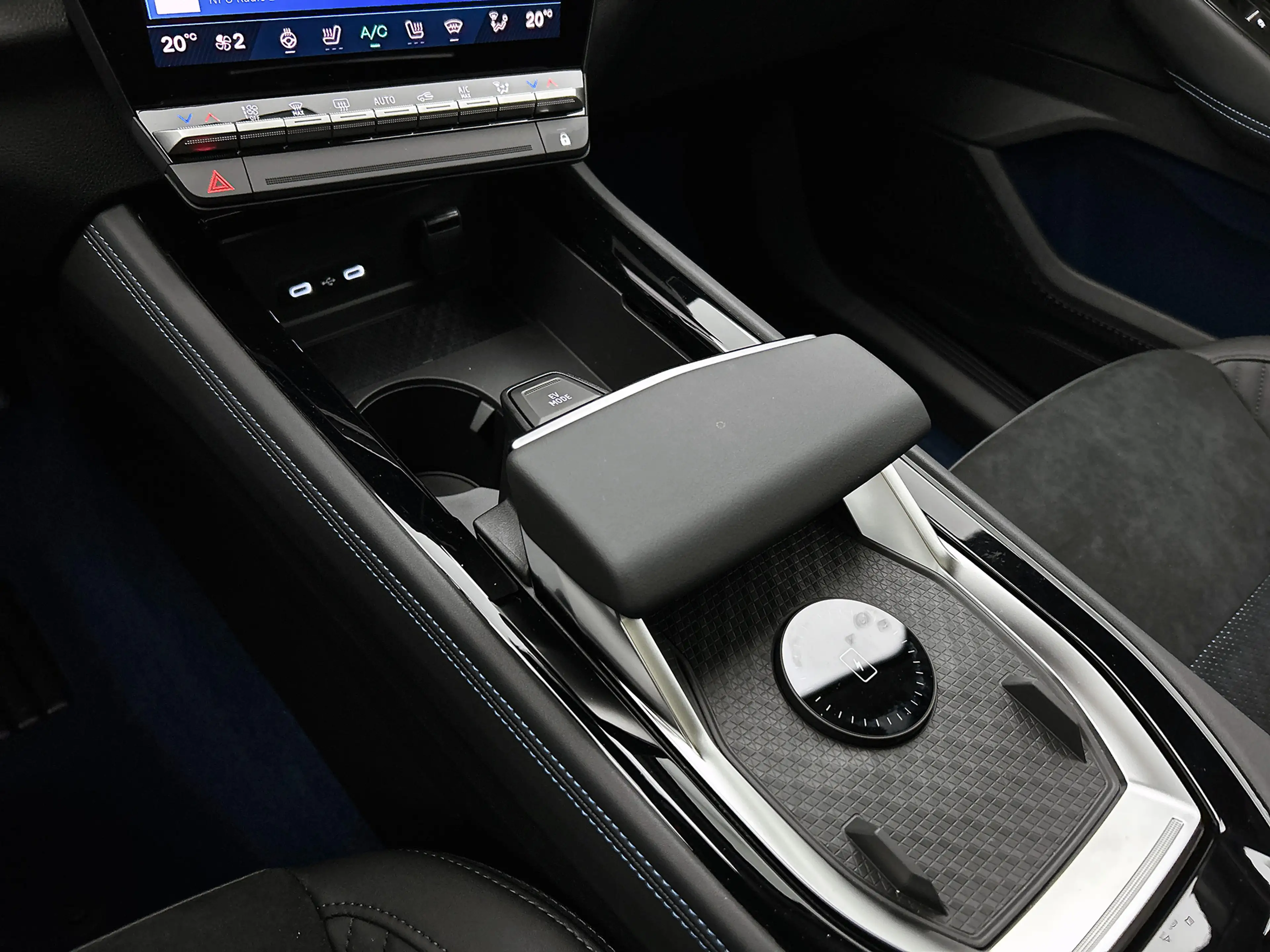 Renault Rafale 1.2 E-Tech 4x4 plug-in hybrid 300 esprit Alpine Ma — photo 28