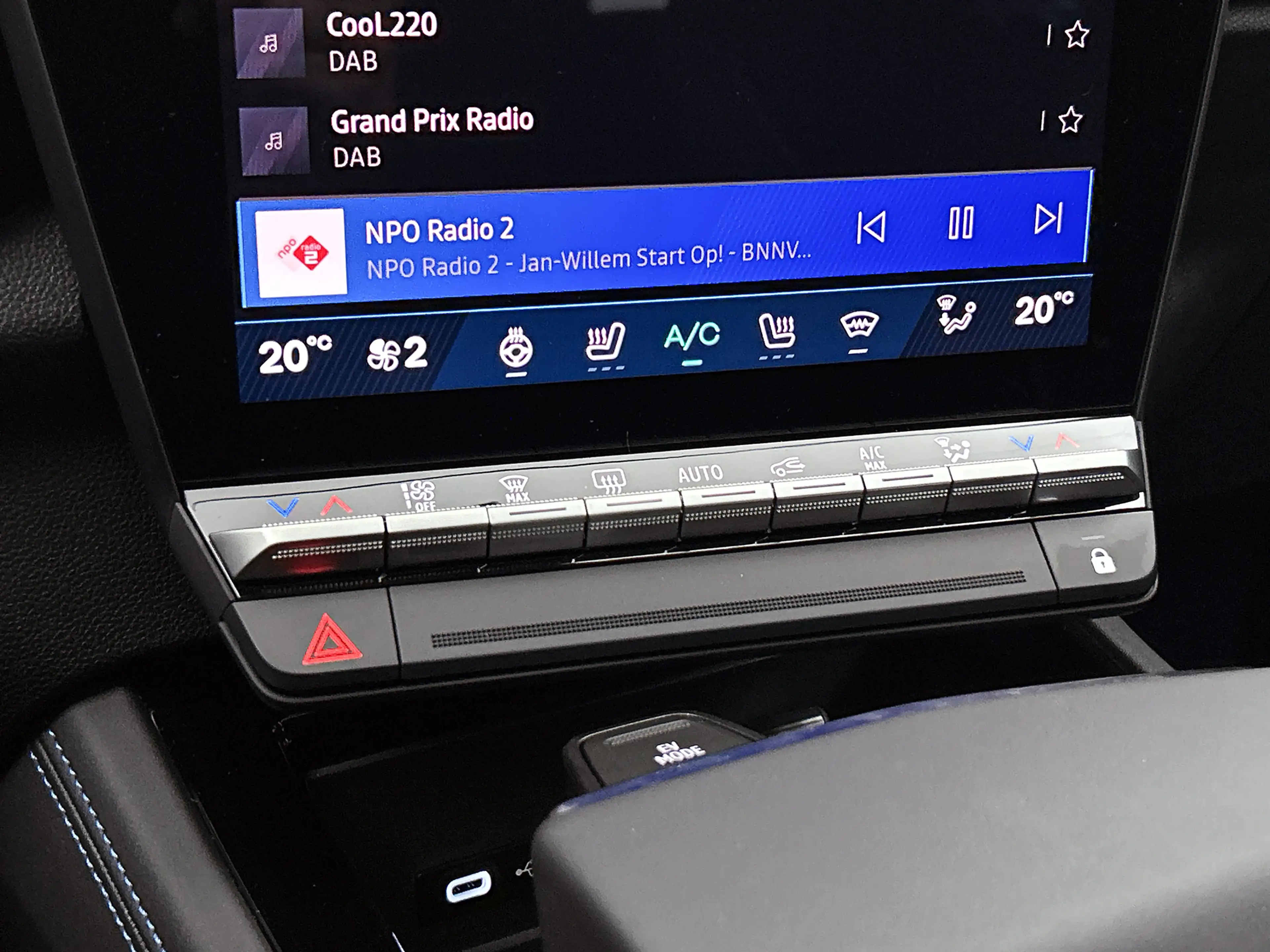 Renault Rafale 1.2 E-Tech 4x4 plug-in hybrid 300 esprit Alpine Ma — photo 23