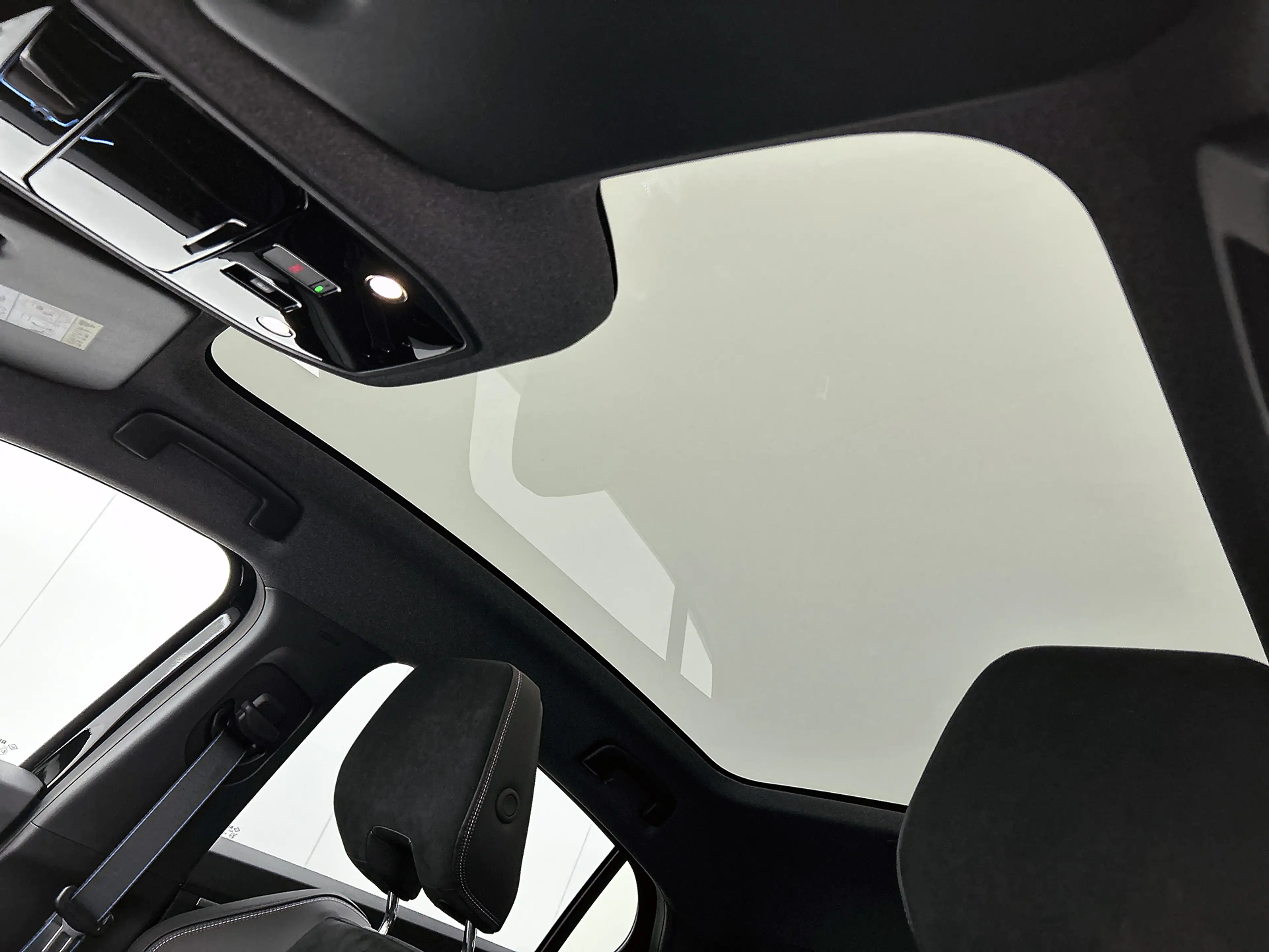 Renault Rafale 1.2 E-Tech 4x4 plug-in hybrid 300 esprit Alpine Ma — photo 24