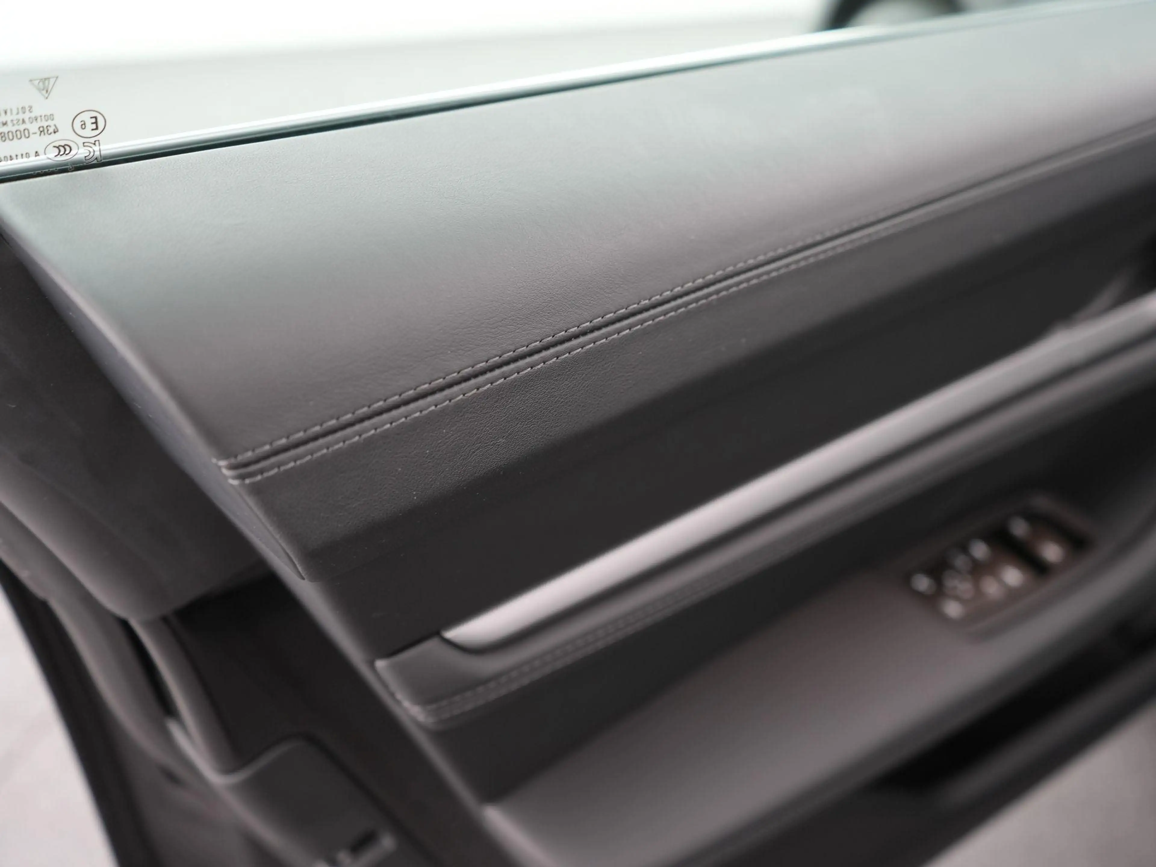 Porsche Taycan Cross Turismo 4S 105 kWh — photo 15