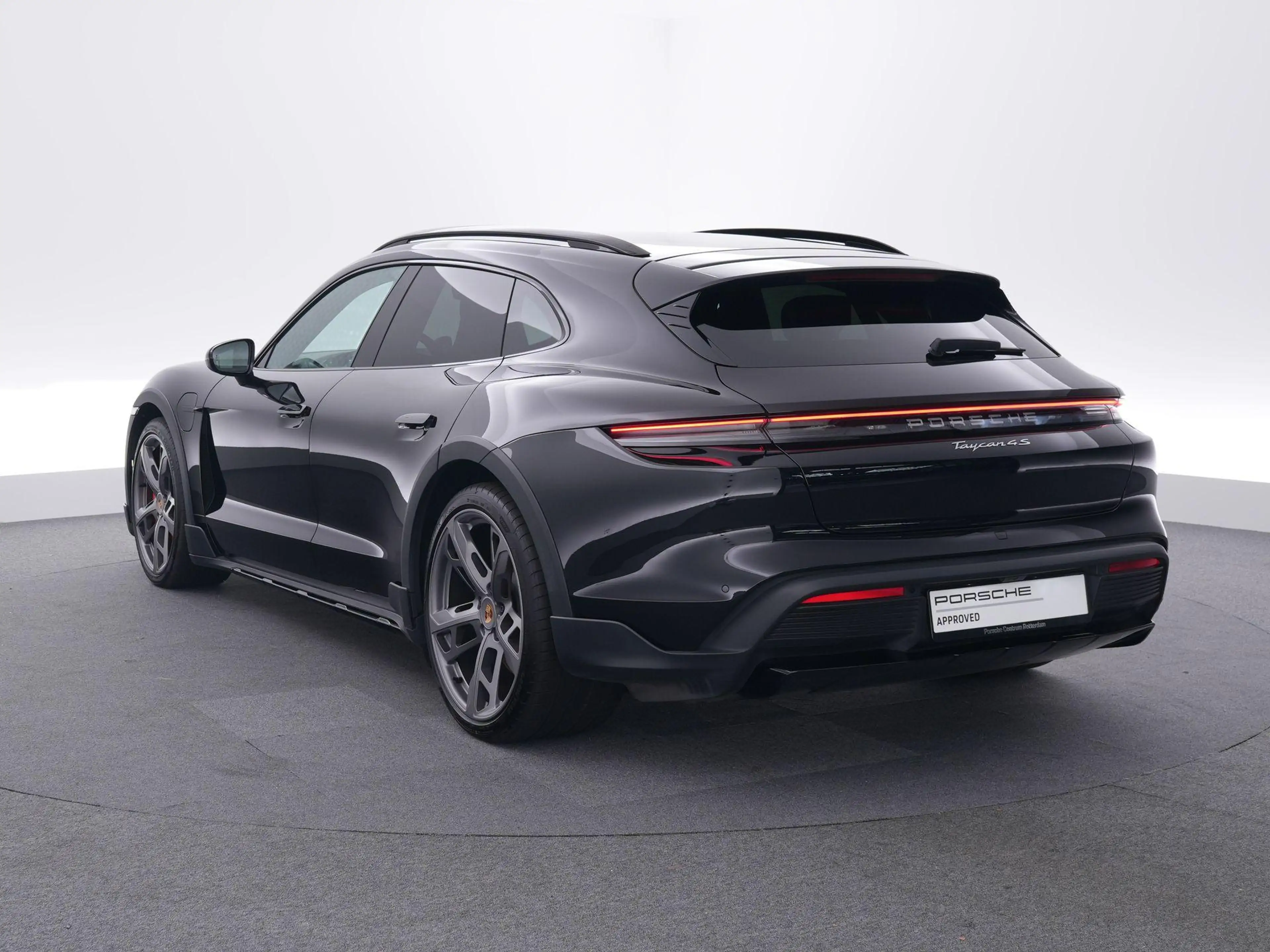 Porsche Taycan Cross Turismo 4S 105 kWh — photo 3