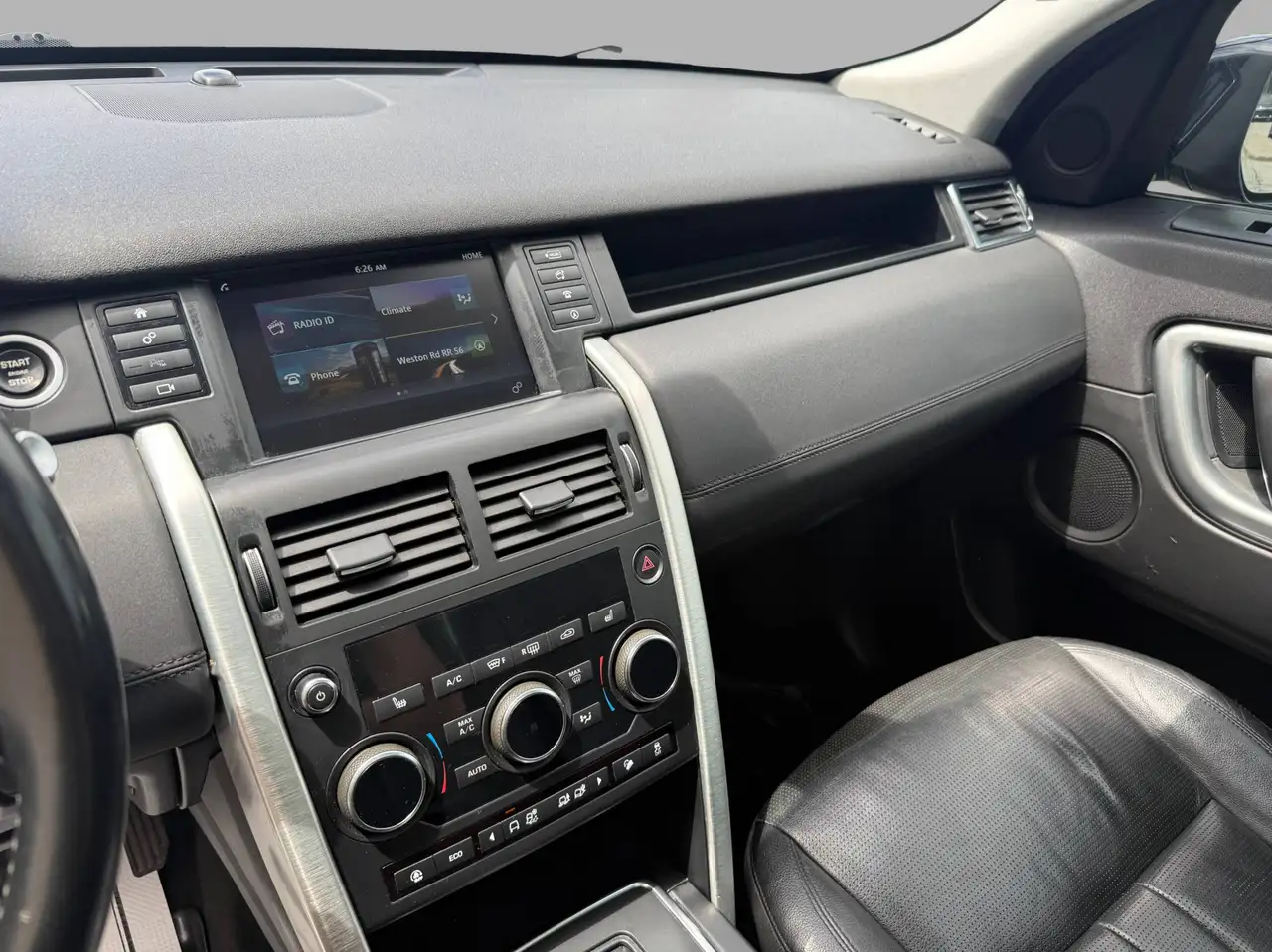 Land Rover Discovery Sport photo Land Rover Discovery Sport