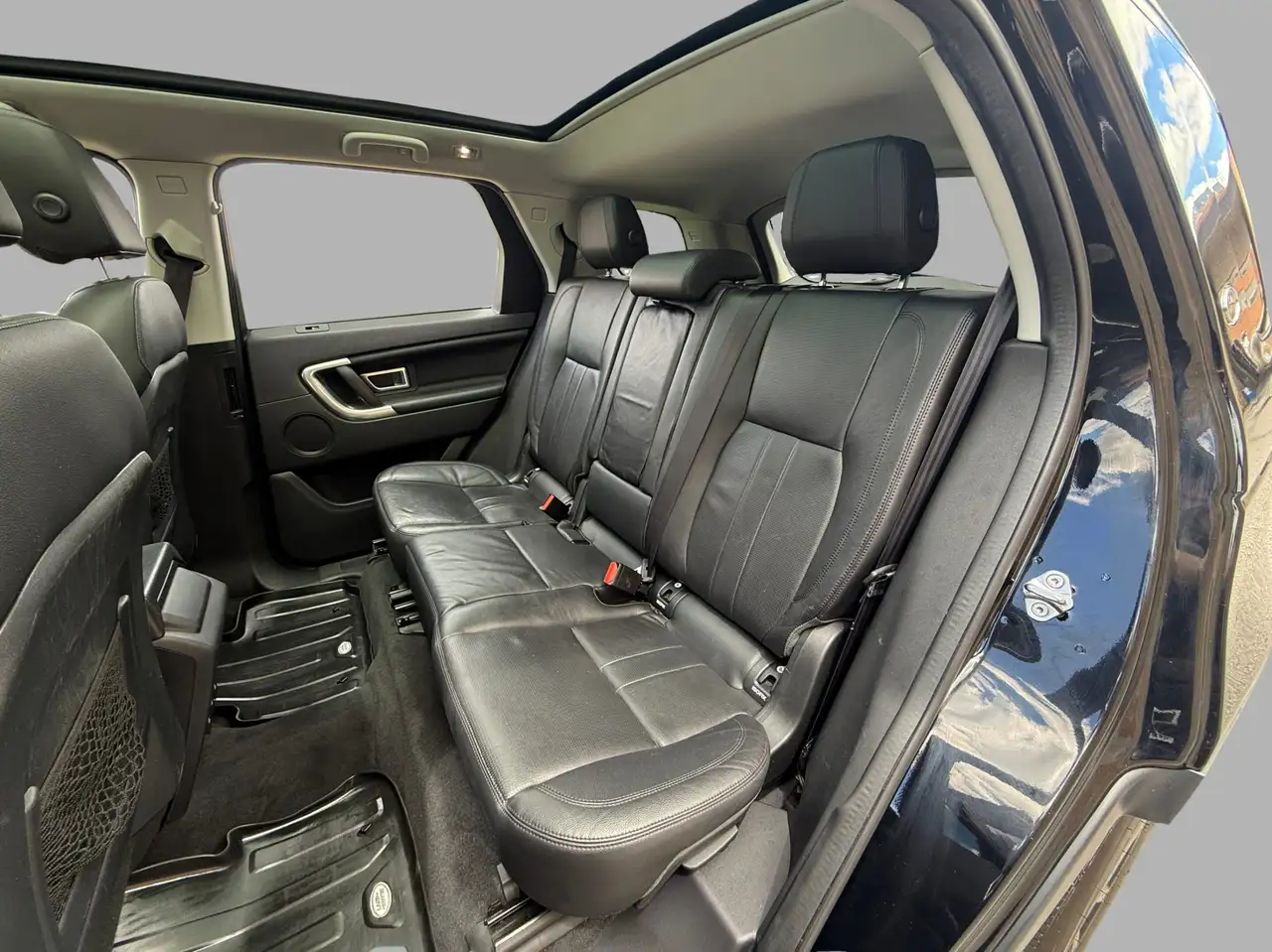 Land Rover Discovery Sport photo Land Rover Discovery Sport