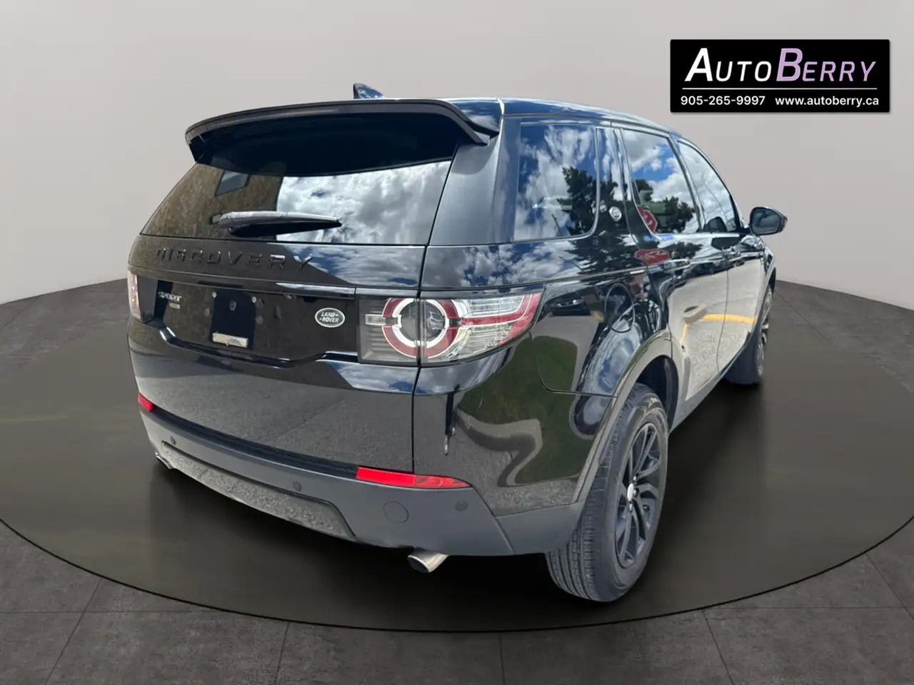 Land Rover Discovery Sport photo Land Rover Discovery Sport