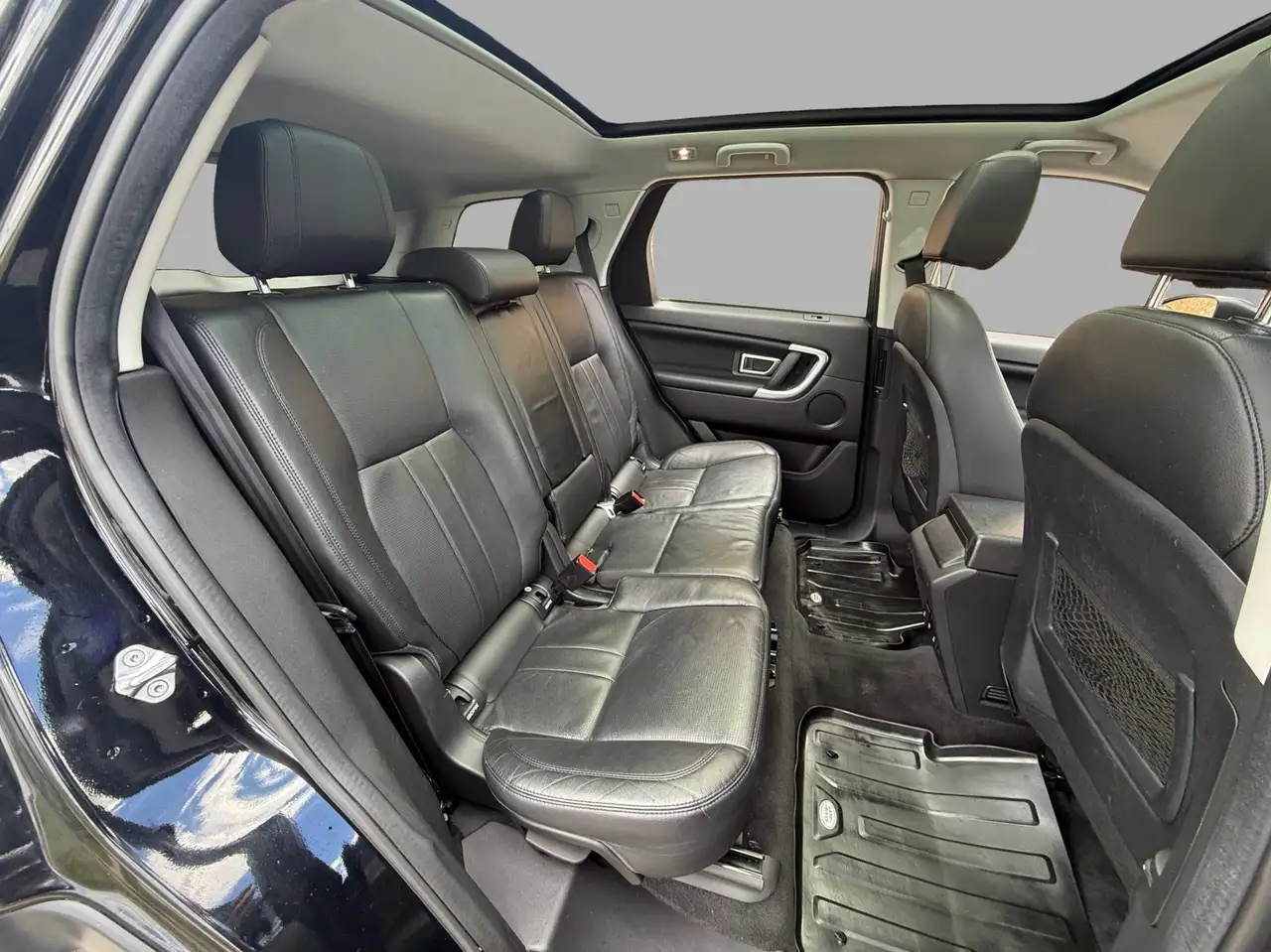 Land Rover Discovery Sport photo Land Rover Discovery Sport