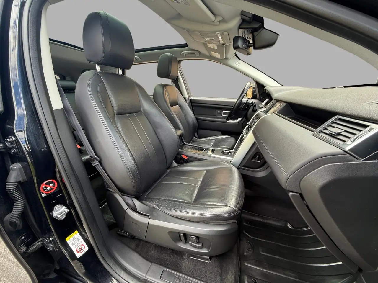Land Rover Discovery Sport photo Land Rover Discovery Sport