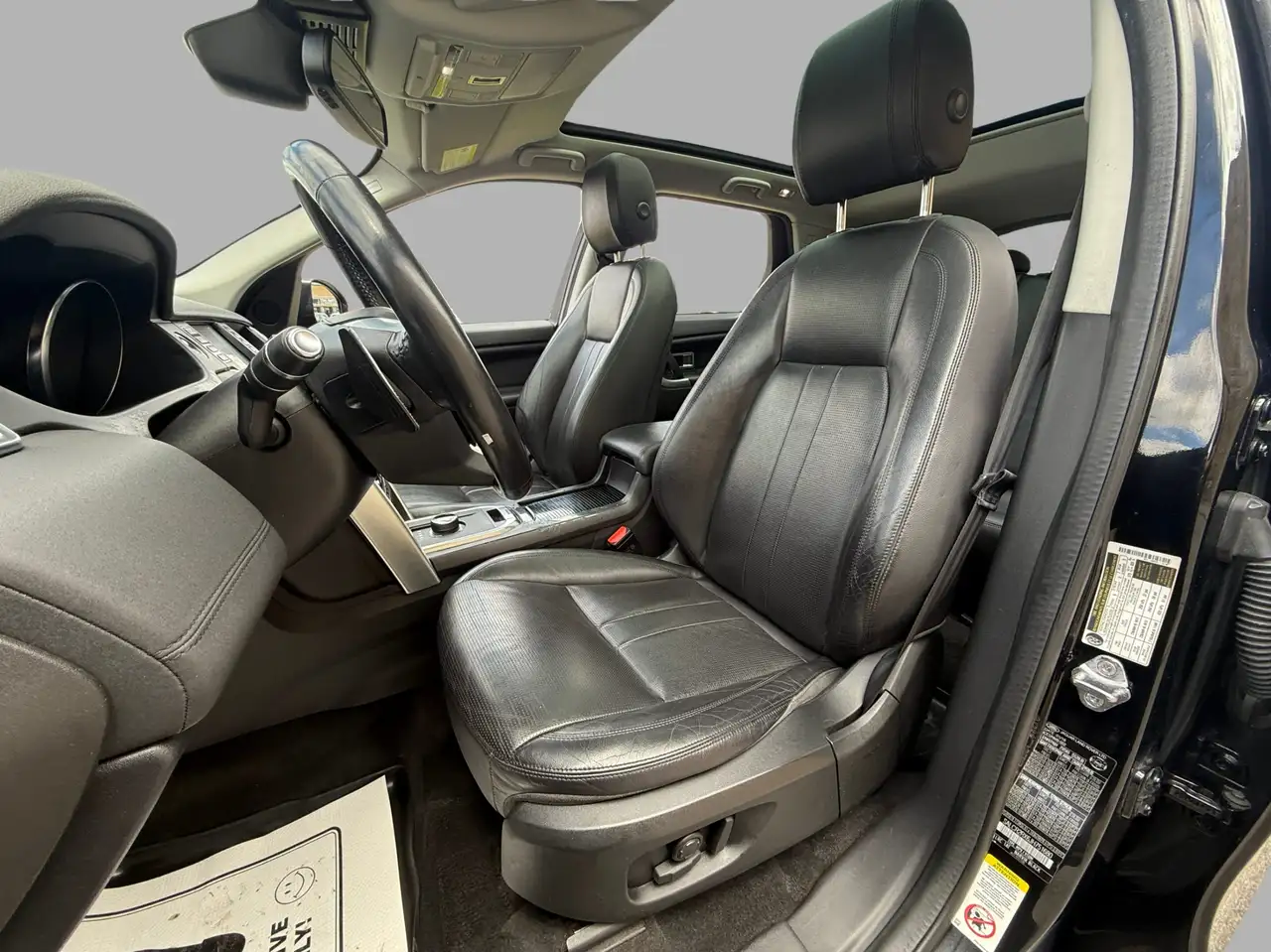 Land Rover Discovery Sport photo Land Rover Discovery Sport