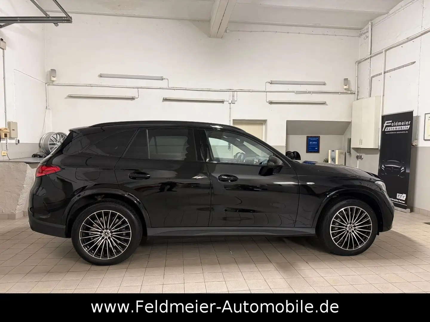 Mercedes-Benz GLC 300 de 4M*Edition AMG*Night*Pano*Distro*AHK* Schwarz - 2