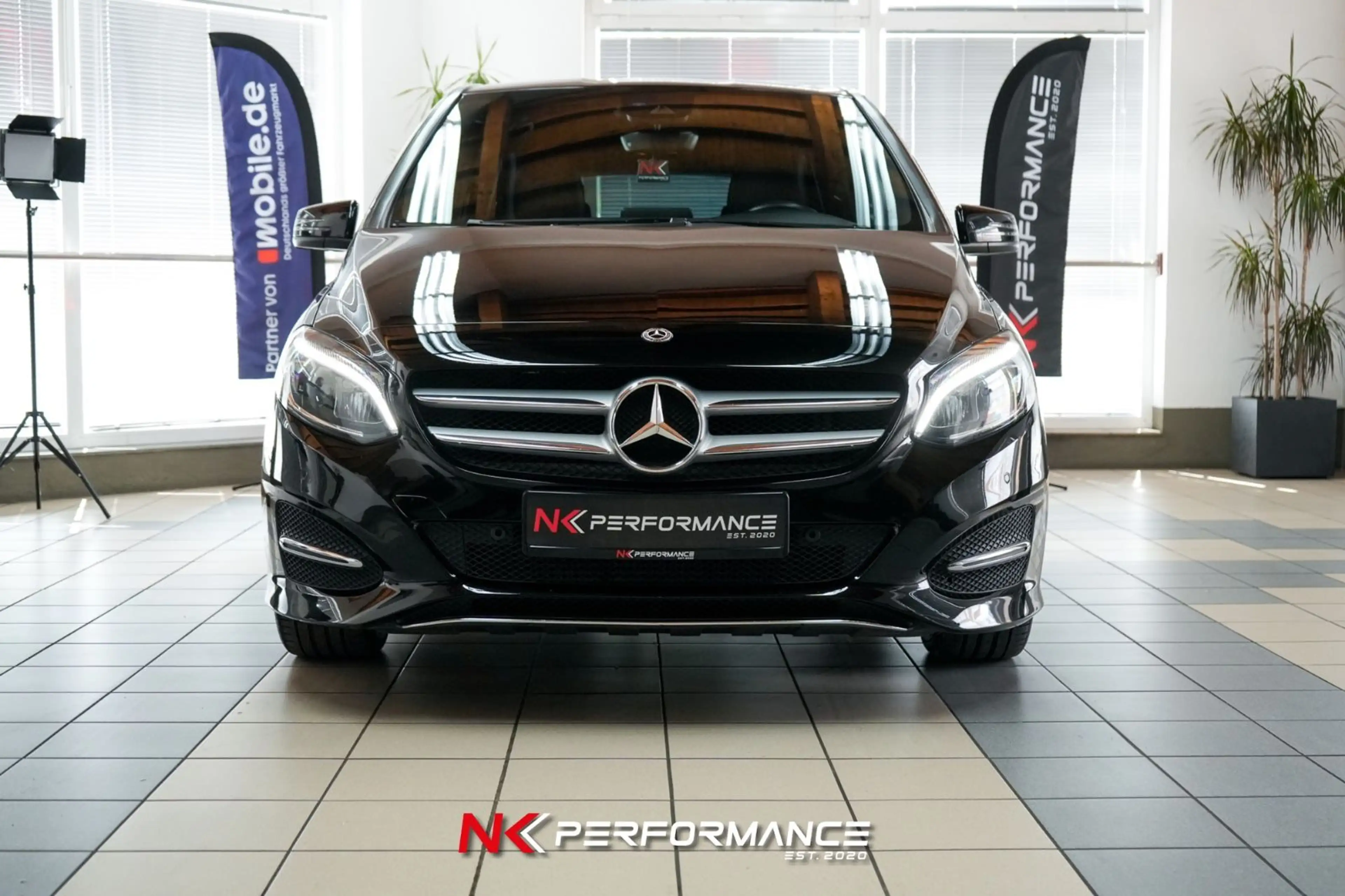 Mercedes-Benz B 220 4Matic Edition B / NAVI / KAMERA / PDC — photo 3