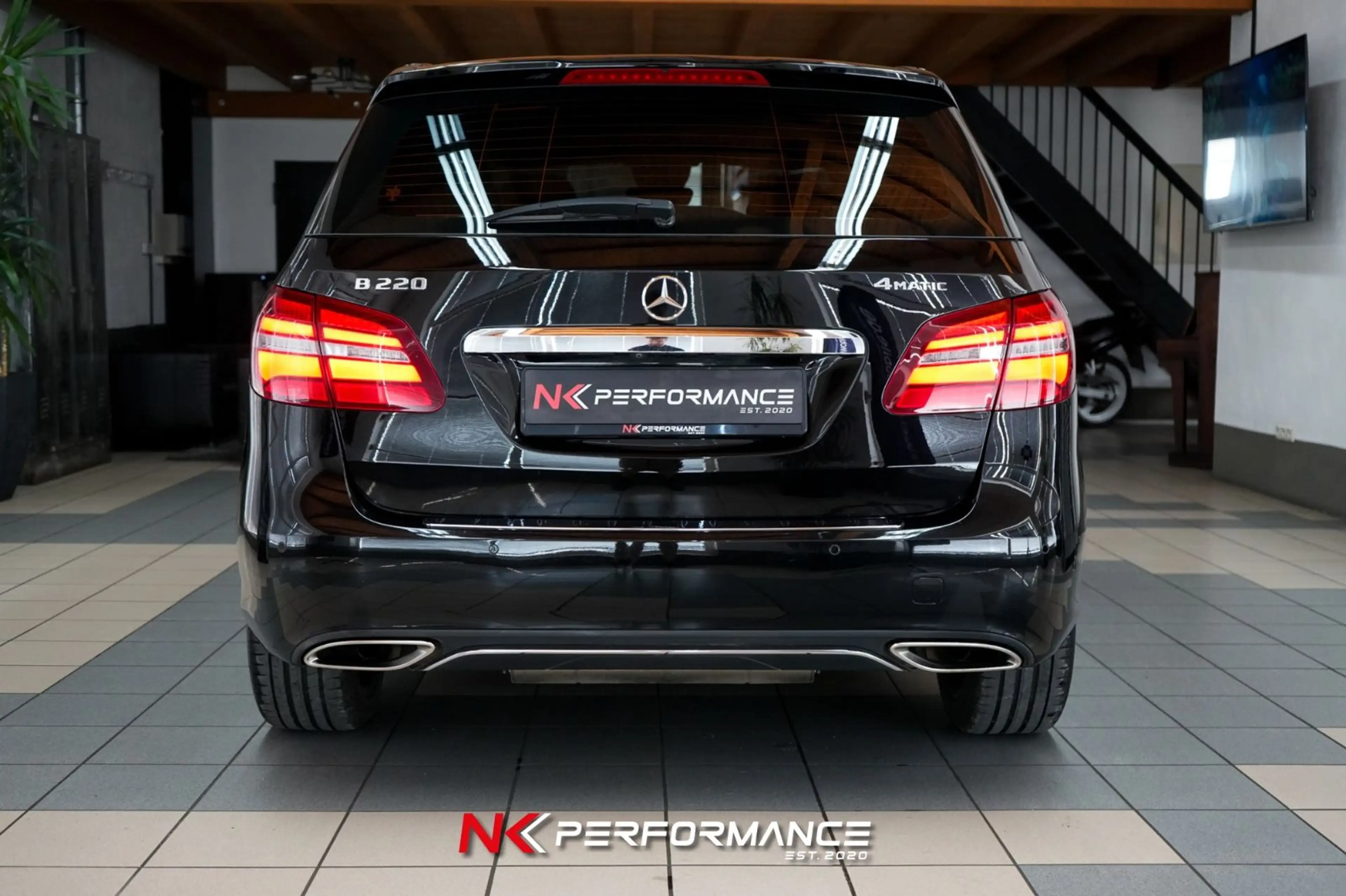 Mercedes-Benz B 220 4Matic Edition B / NAVI / KAMERA / PDC — photo 11
