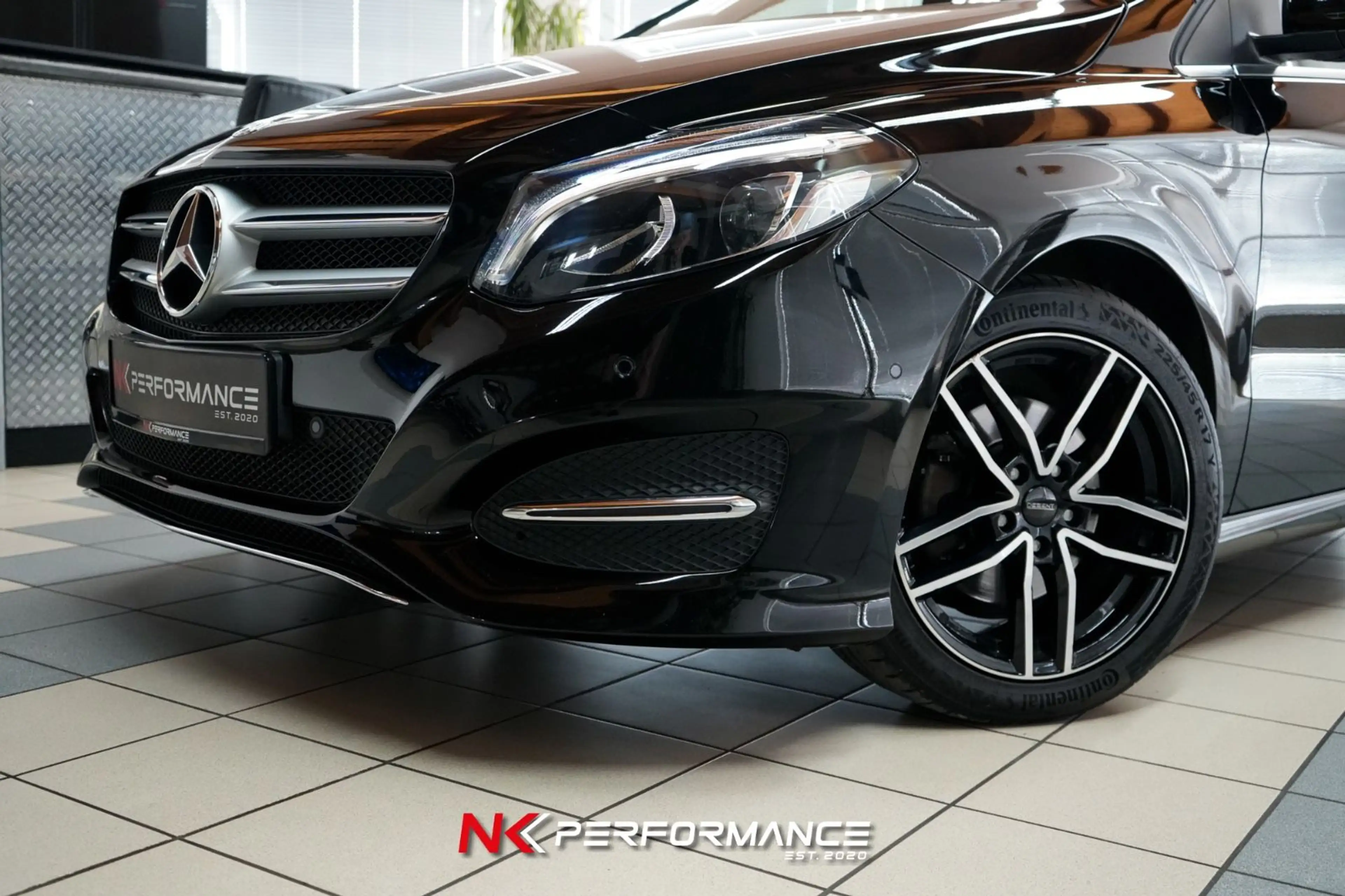 Mercedes-Benz B 220 4Matic Edition B / NAVI / KAMERA / PDC — photo 2