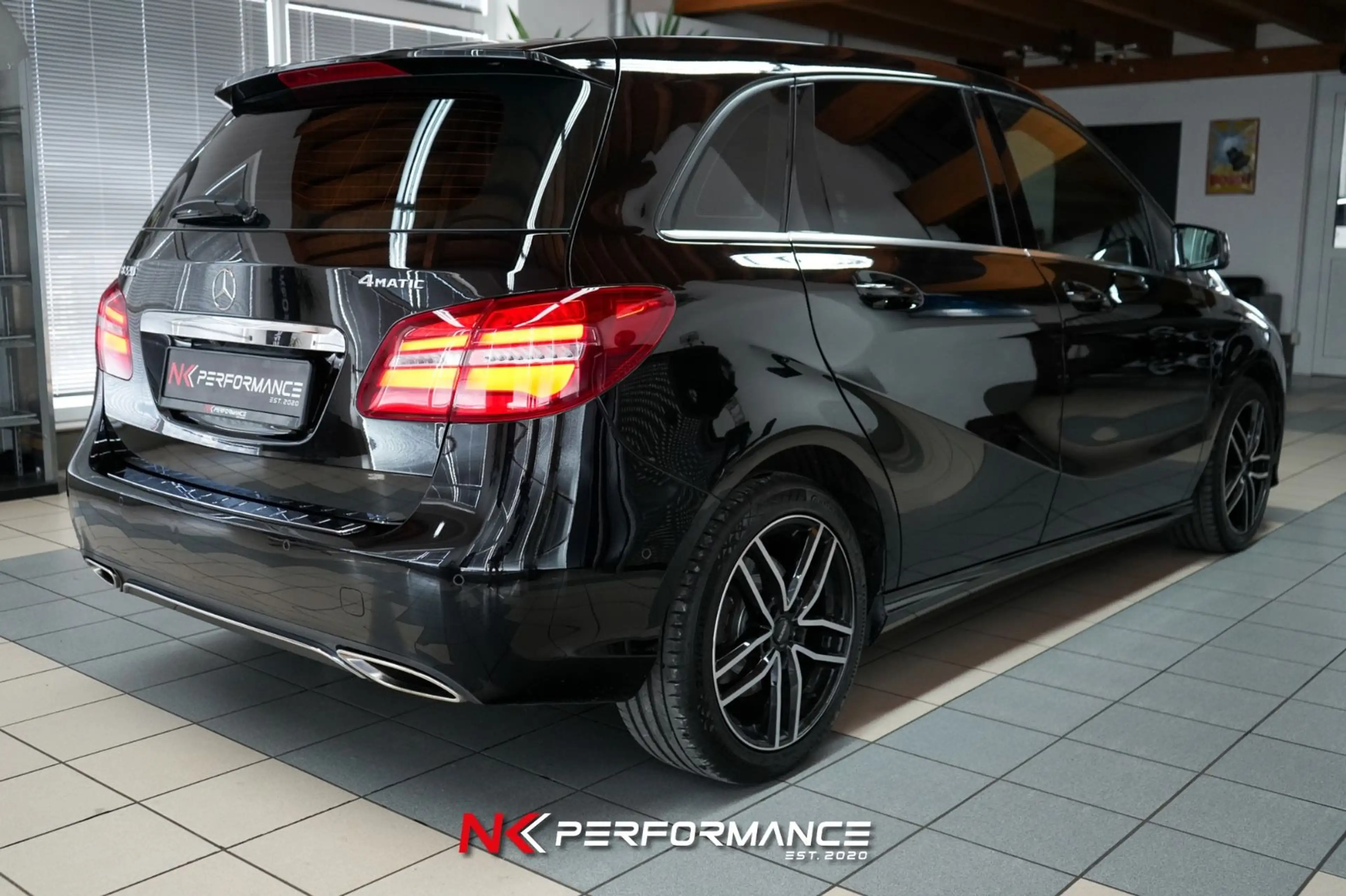 Mercedes-Benz B 220 4Matic Edition B / NAVI / KAMERA / PDC — photo 10