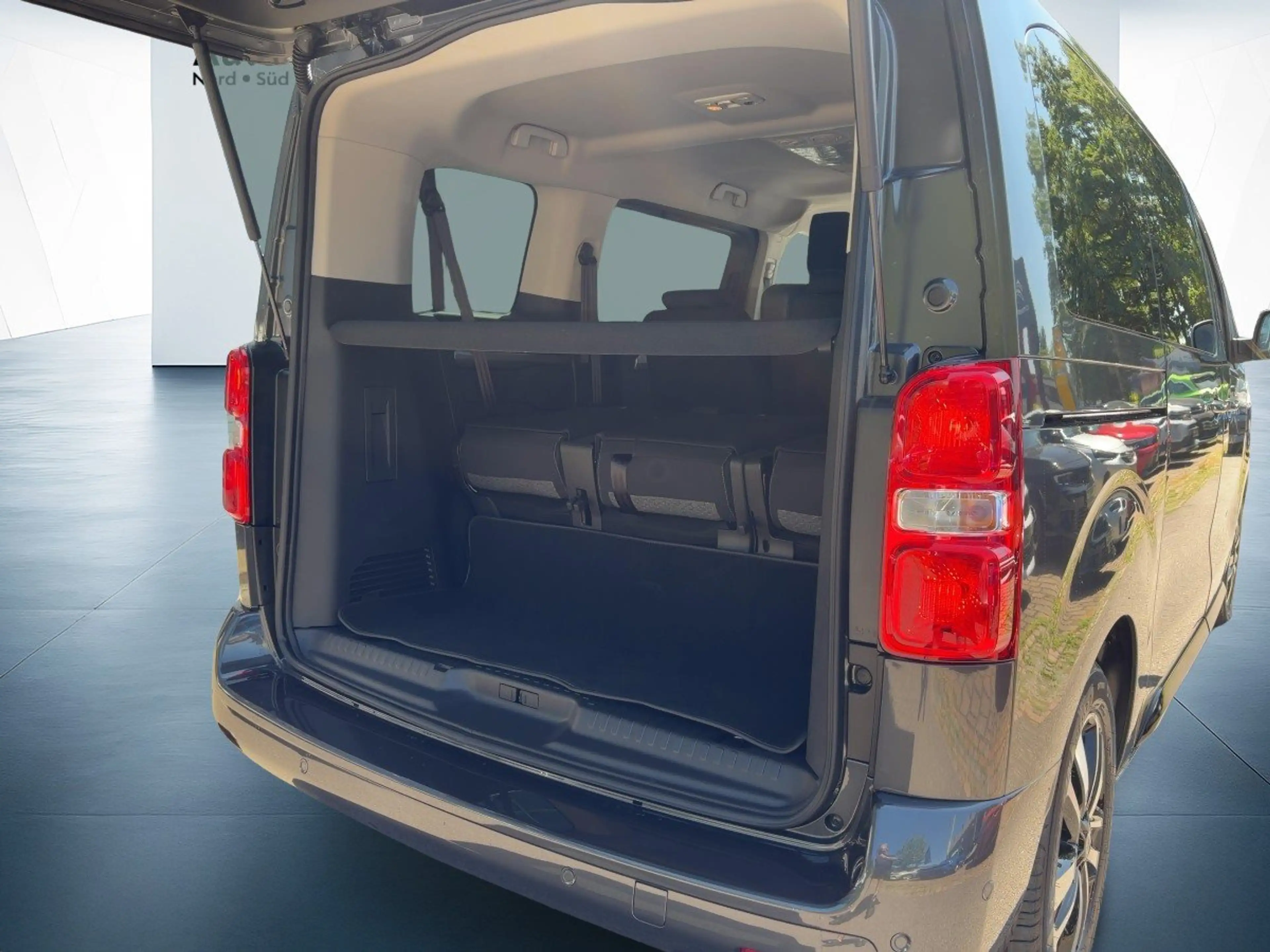 Citroen Spacetourer 2.2 Diesel 180 Plus M AHK+LED+Navi — photo 7
