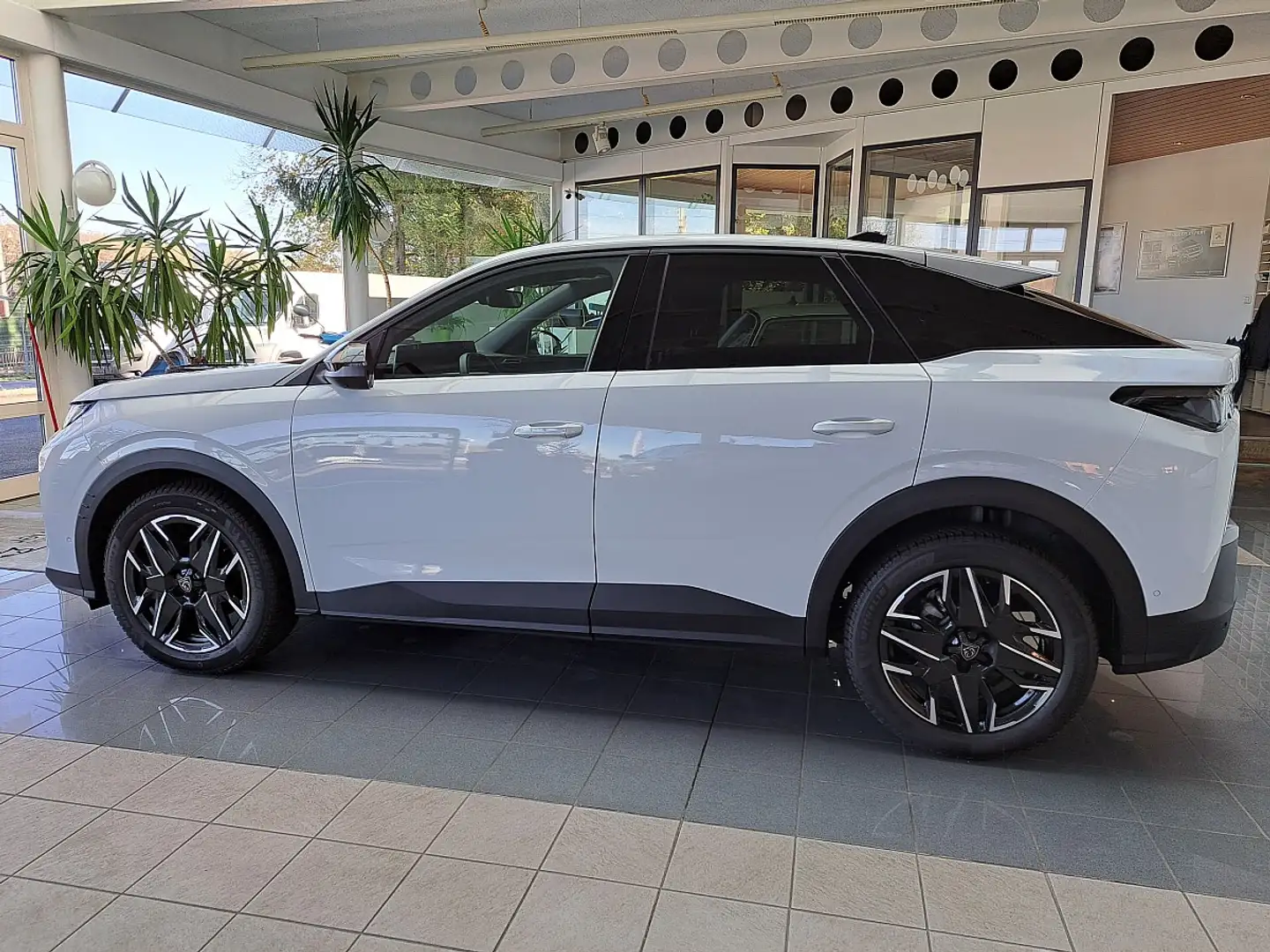 Peugeot 3008 Hybrid 136 E-DCS6 Allure Aut. Weiß - 2