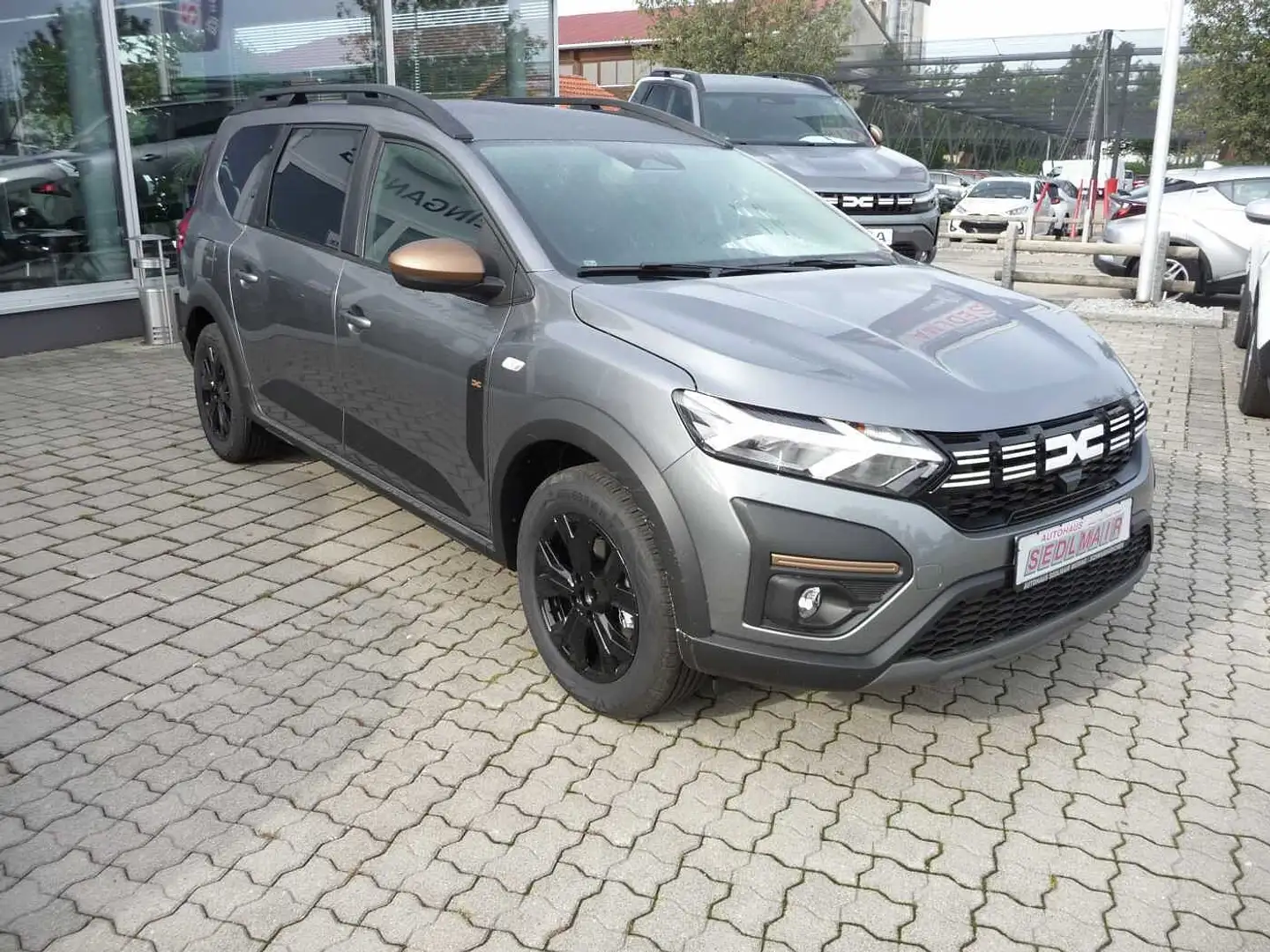 Dacia Jogger Extreme+ TCe 110 7-Sitzer *NAVI/SHZ/KAMERA/PDC* Grau - 2