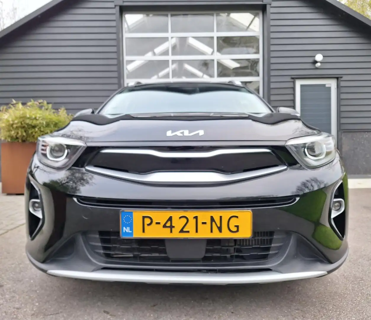 Kia Stonic 1.0 T-GDi MHEV DynamicPlusLine 1 Eig. Nw. Model. F Noir - 2