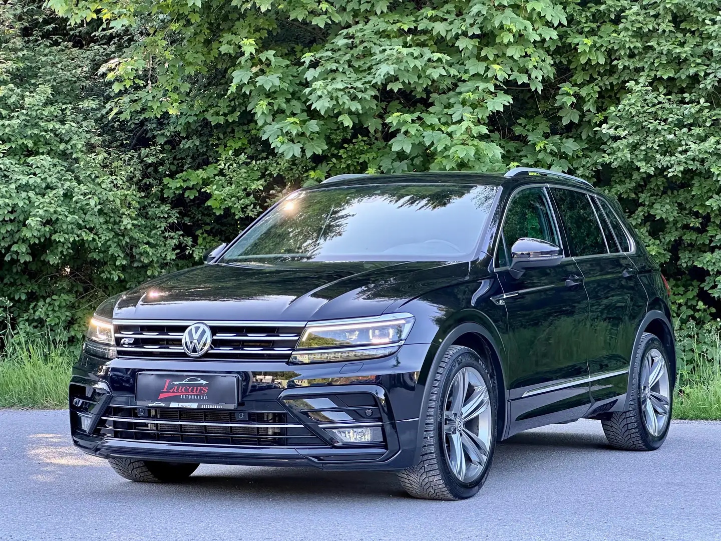 Volkswagen Tiguan Highline 4Motion Automatik R-LINE*LEDER*LED*NAVI* Чёрный - 1