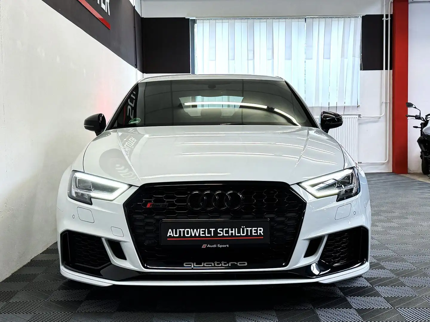 Audi RS3 2.5 TFSI*KW V3*ASR*V1 Wheels*Matrix*Virtual* Weiß - 2