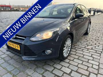 1.6 TI-VCT First Edition airco/ecc stoelver halfle