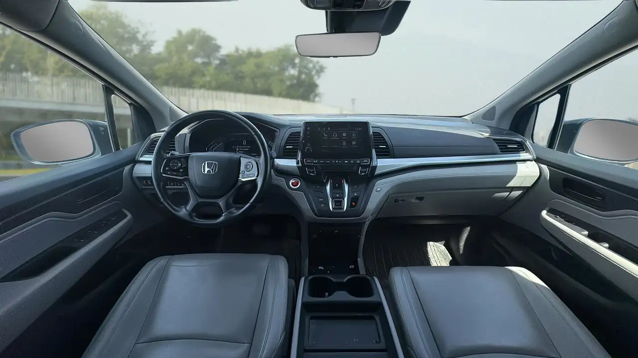 Honda Odyssey снимка Honda Odyssey