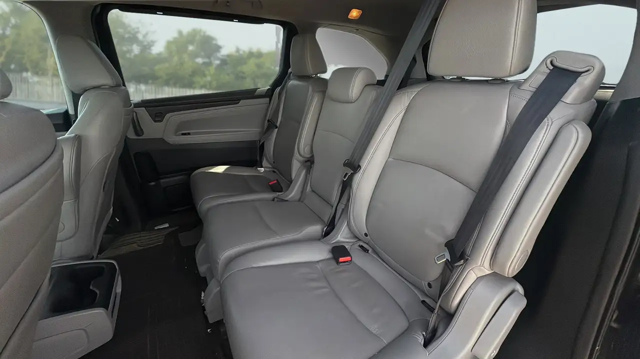Honda Odyssey снимка Honda Odyssey
