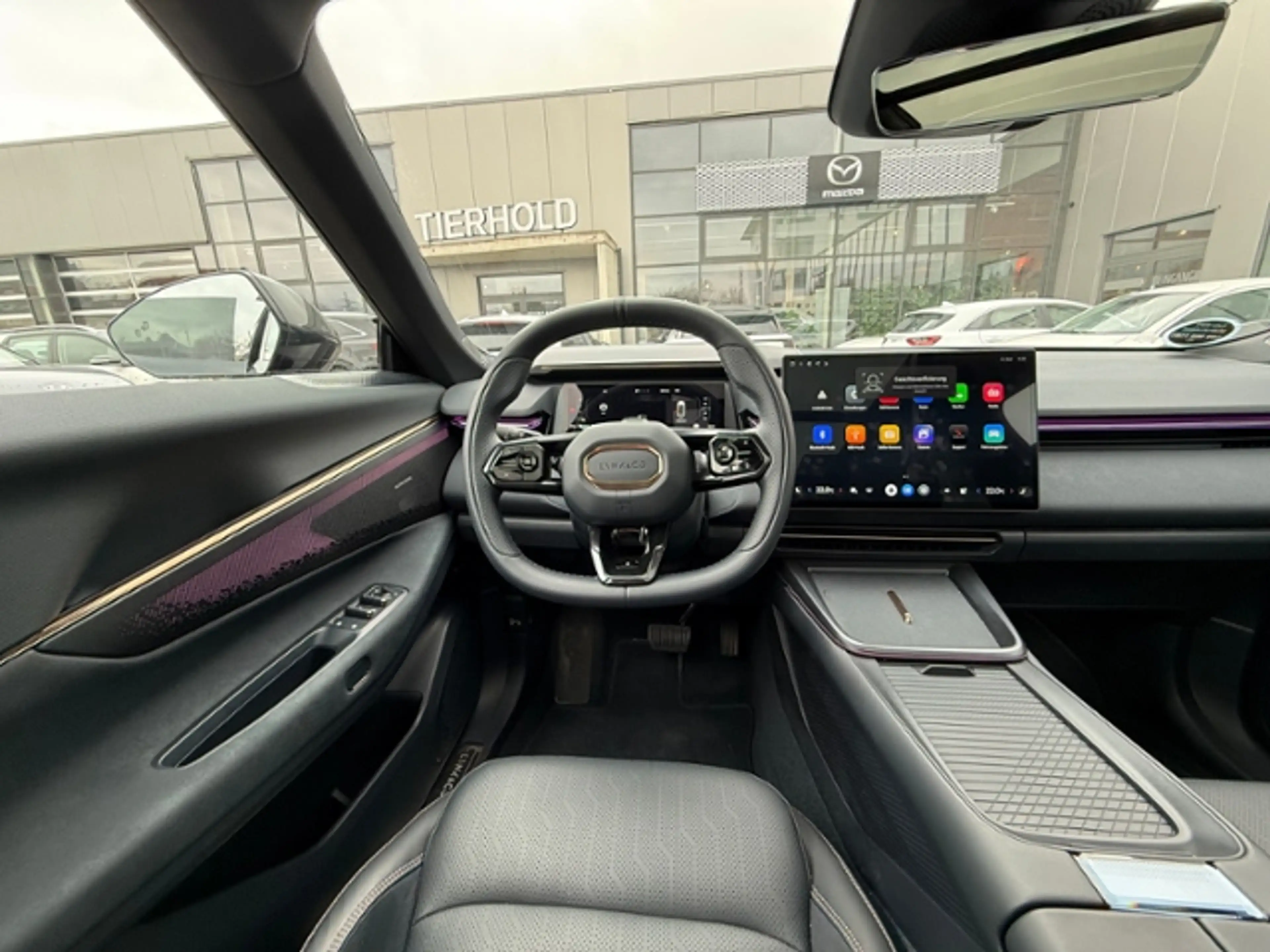 Lynk & Co 08 More  1.5 T Plug-in-Hybrid — photo 11
